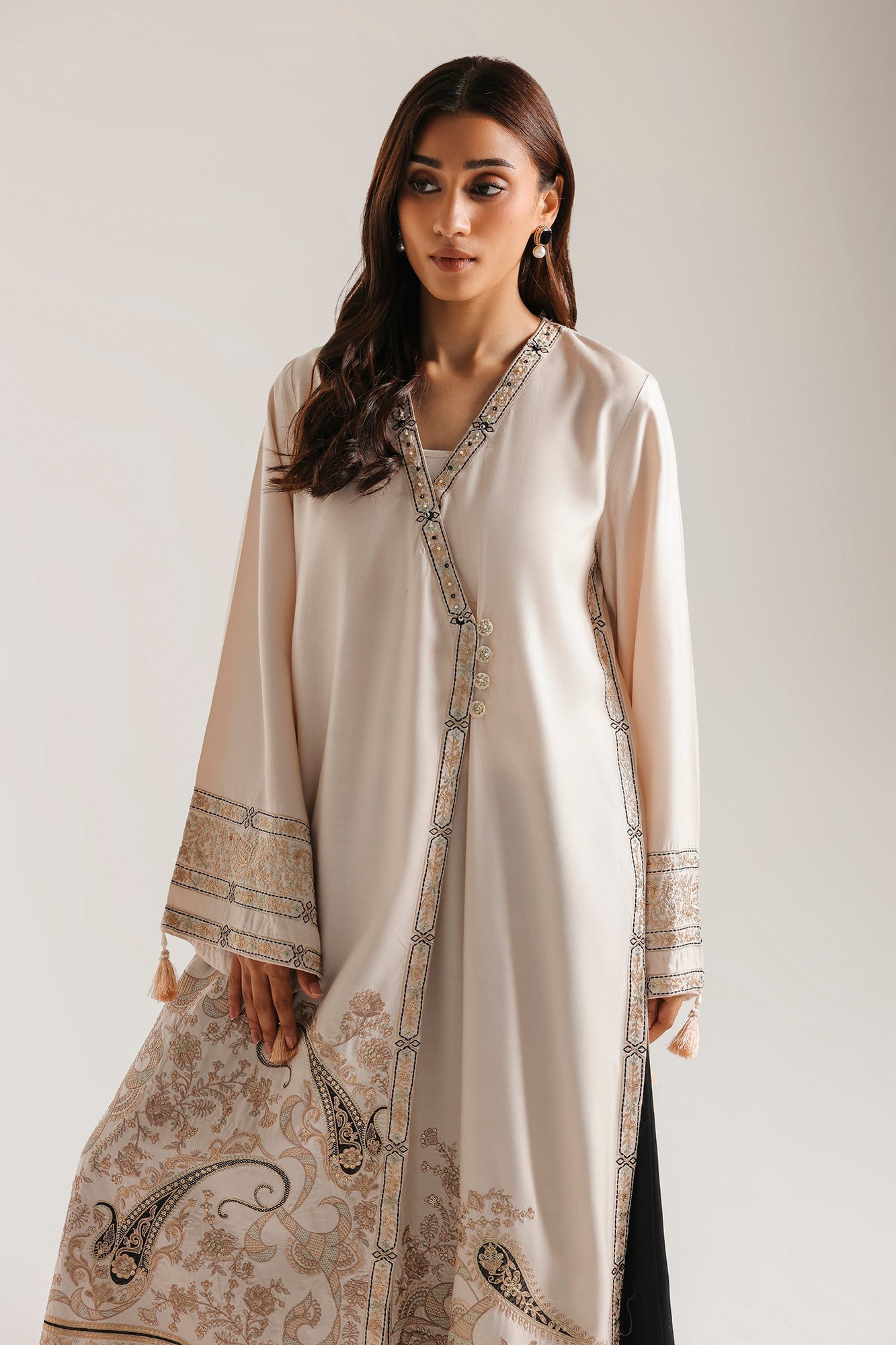 EMBROIDERED SUIT (E4823-103-003)
