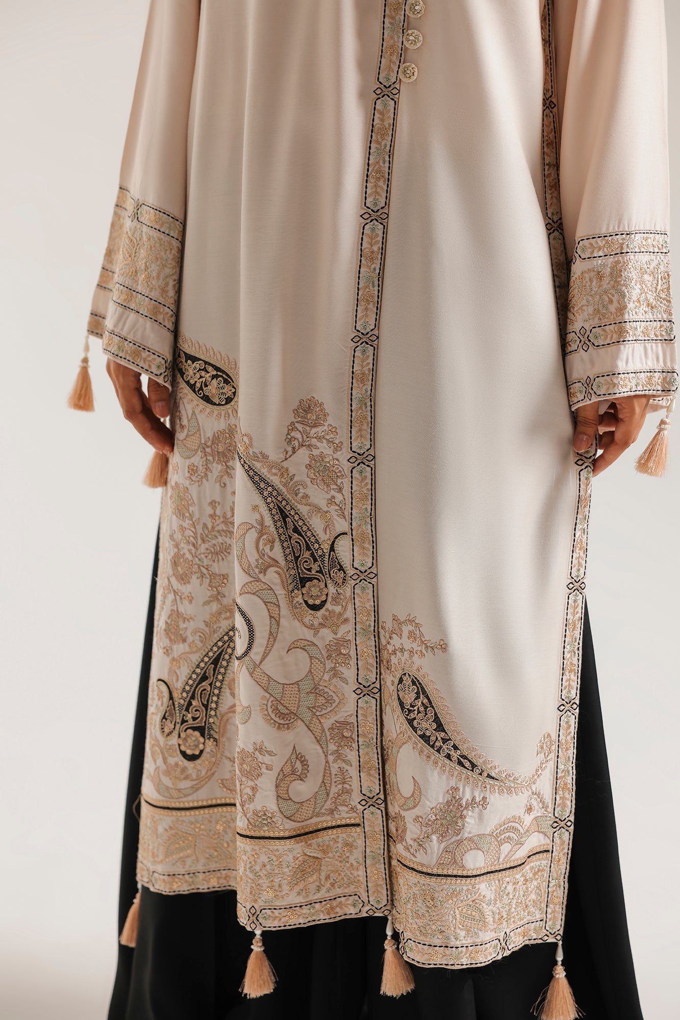 EMBROIDERED SUIT (E4823-103-003)