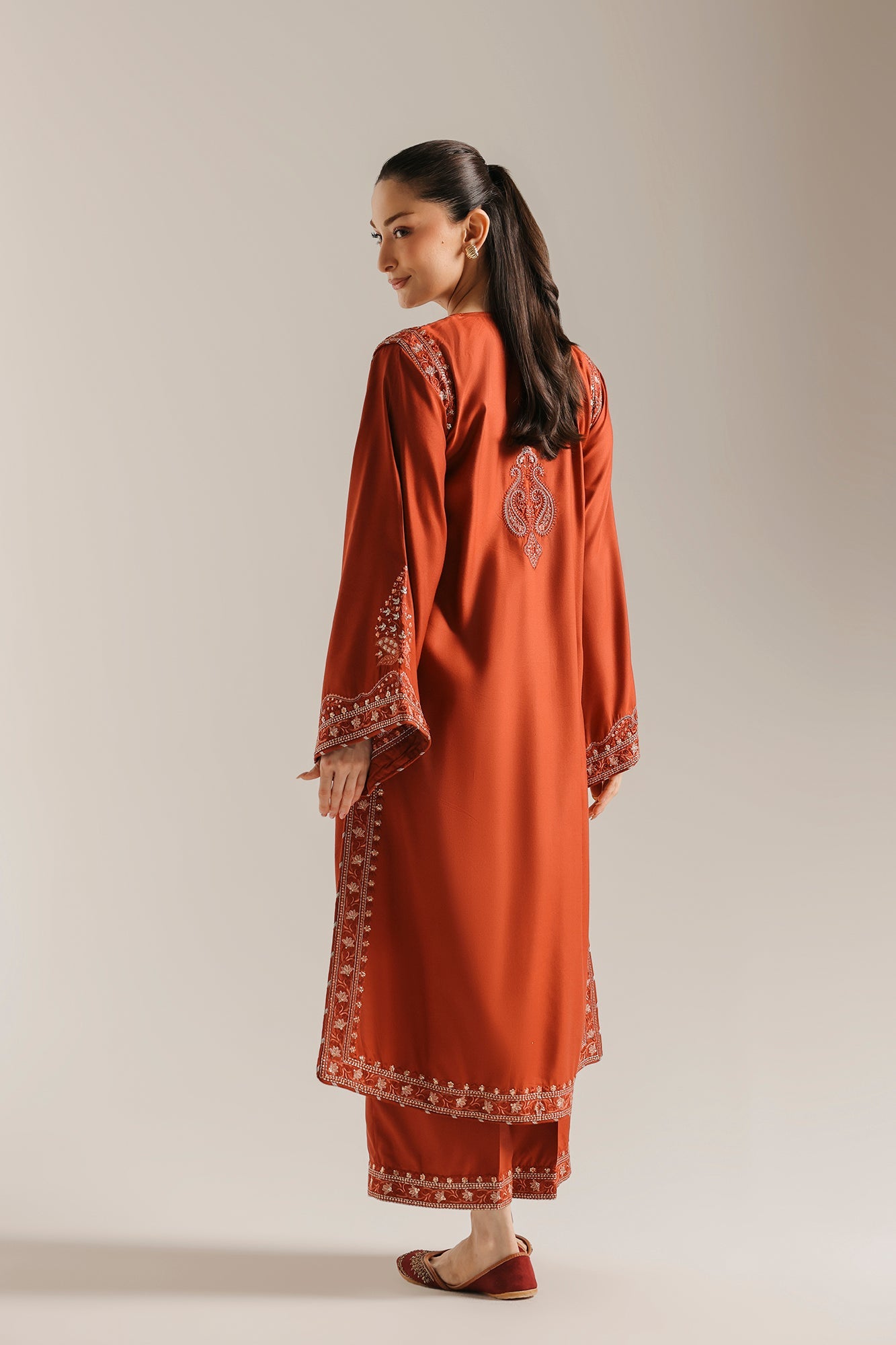 EMBROIDERED SUIT (E4824-103-320)
