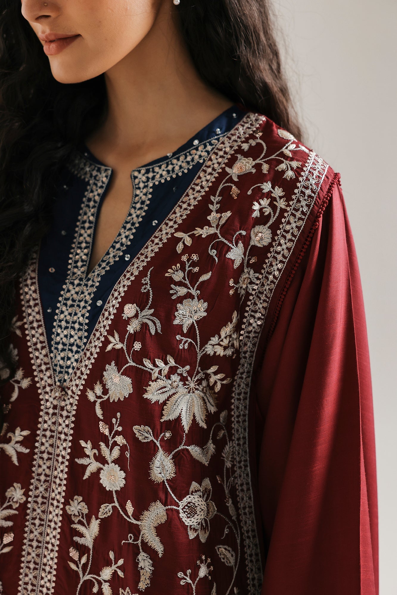EMBROIDERED SUIT (E4825-103-402)
