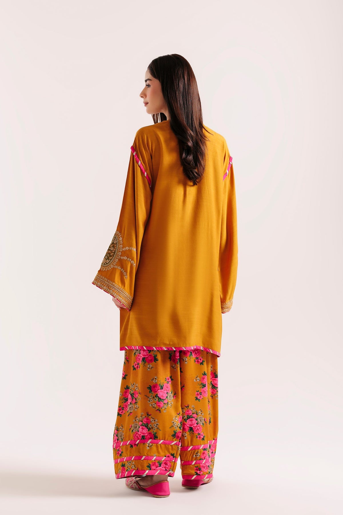 EMBROIDERED SUIT (E4828-103-204)