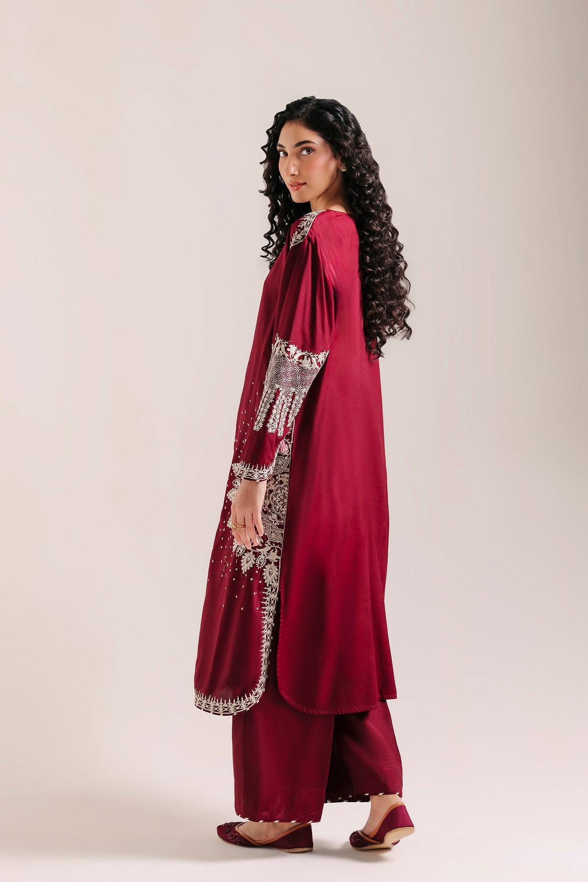 EMBROIDERED SUIT (E4829-103-304)