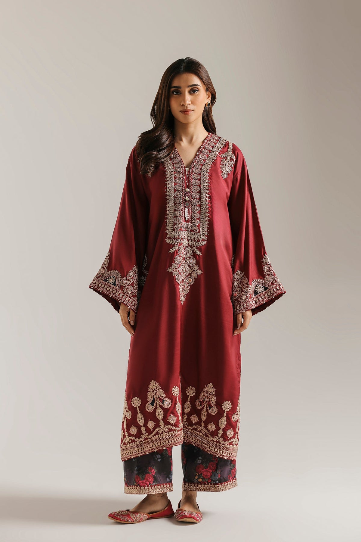 EMBROIDERED SUIT (E4831-103-519)