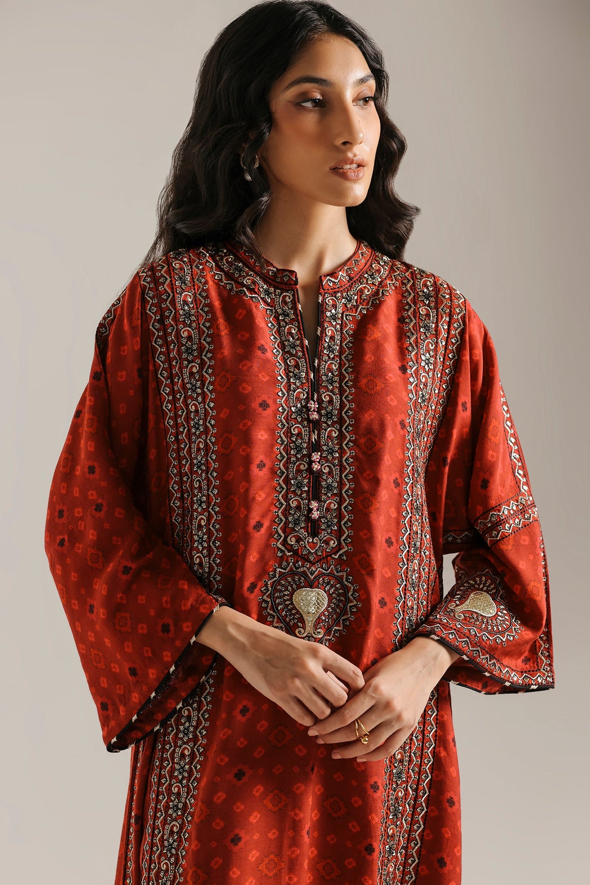 EMBROIDERED SUIT (E4835-103-306)