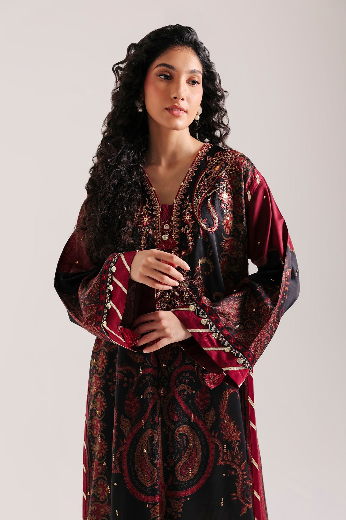 EMBROIDERED KAFTAN (E4849-103-303)