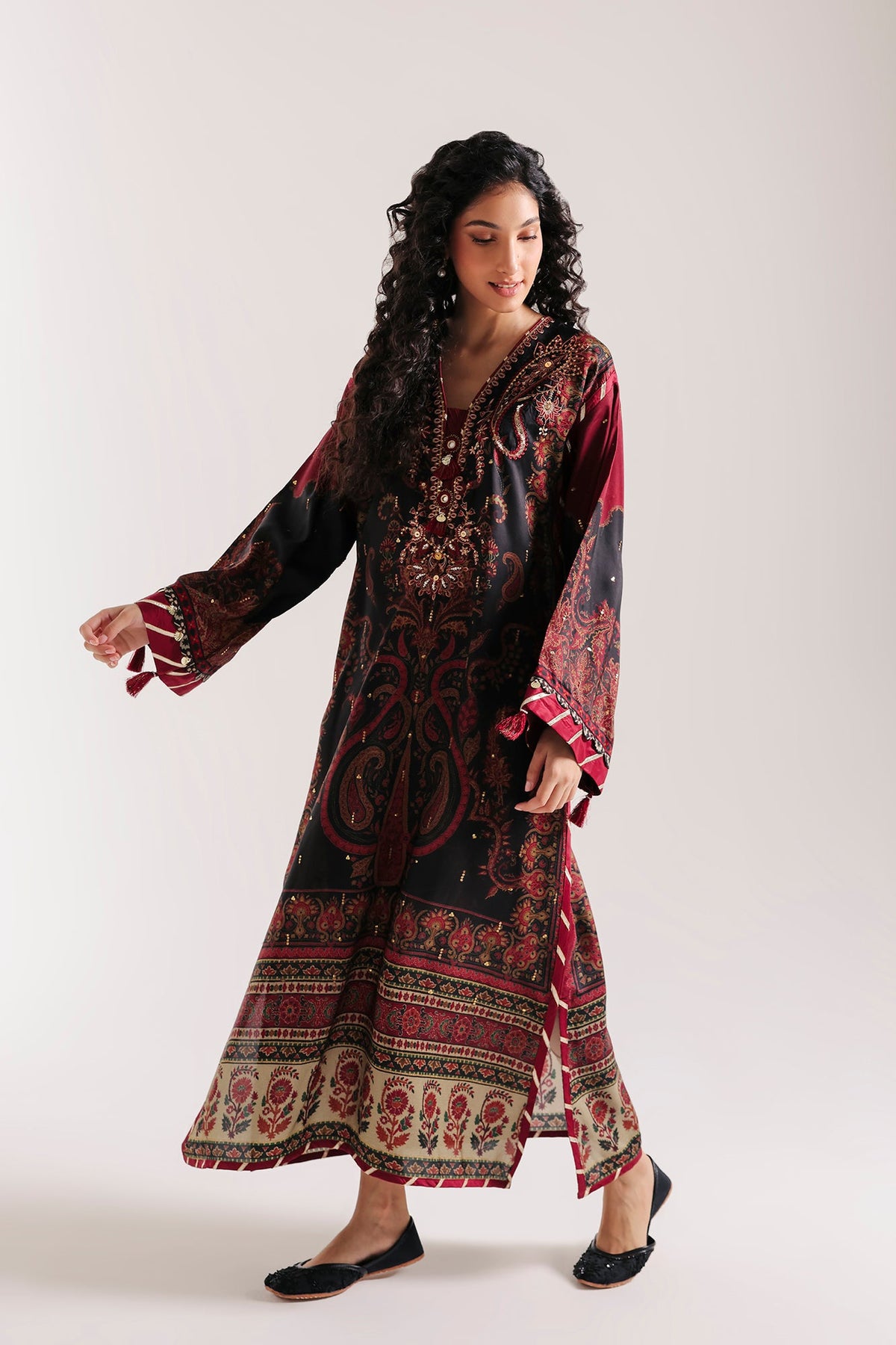 EMBROIDERED KAFTAN (E4849-103-303)