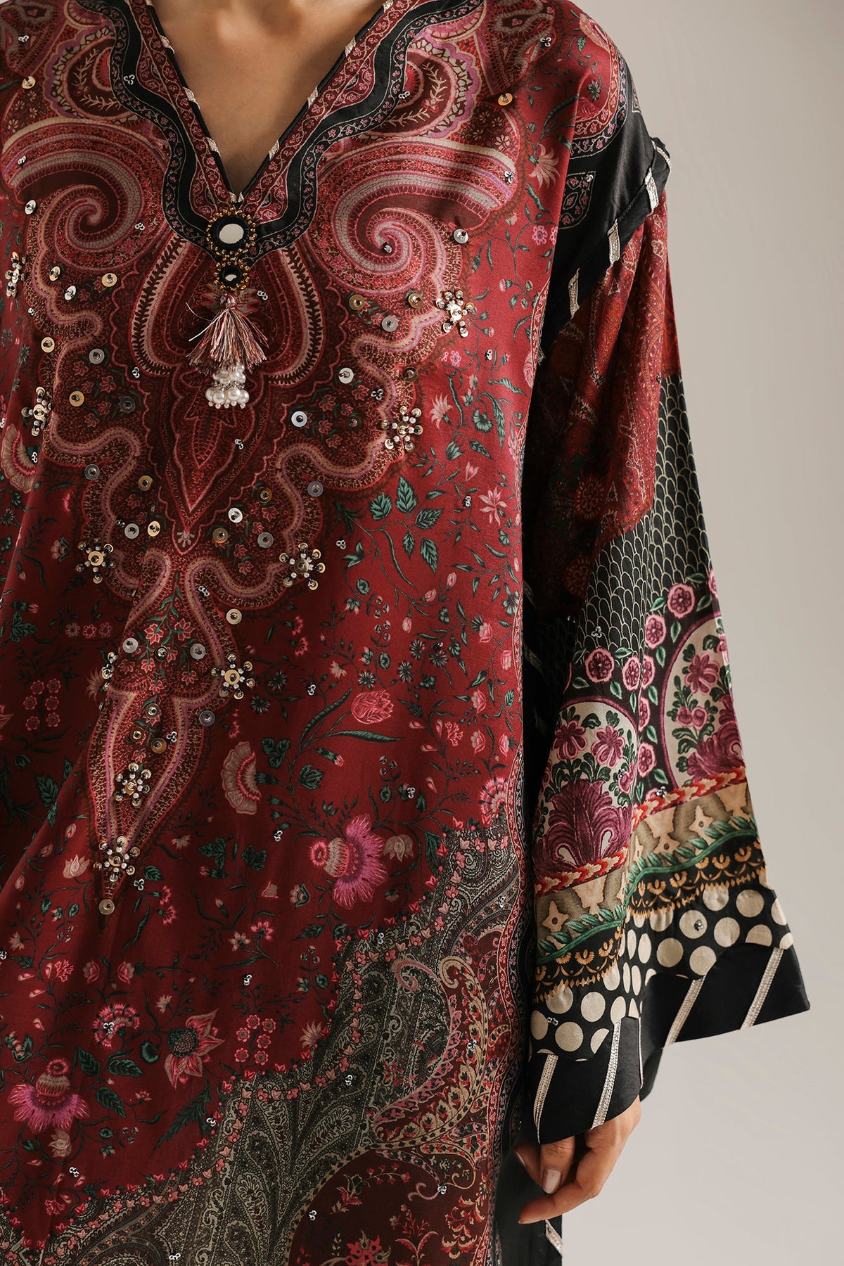 EMBROIDERED KAFTAN (E4852-103-402)