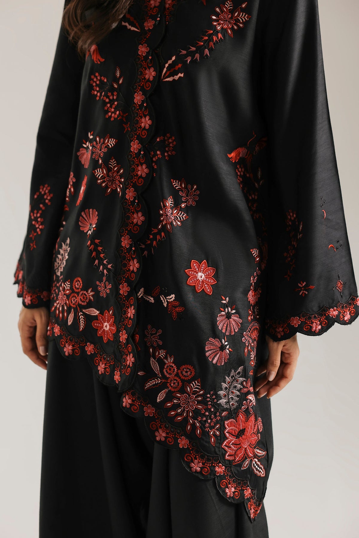 EMBROIDERED SUIT (E4857-103-902)