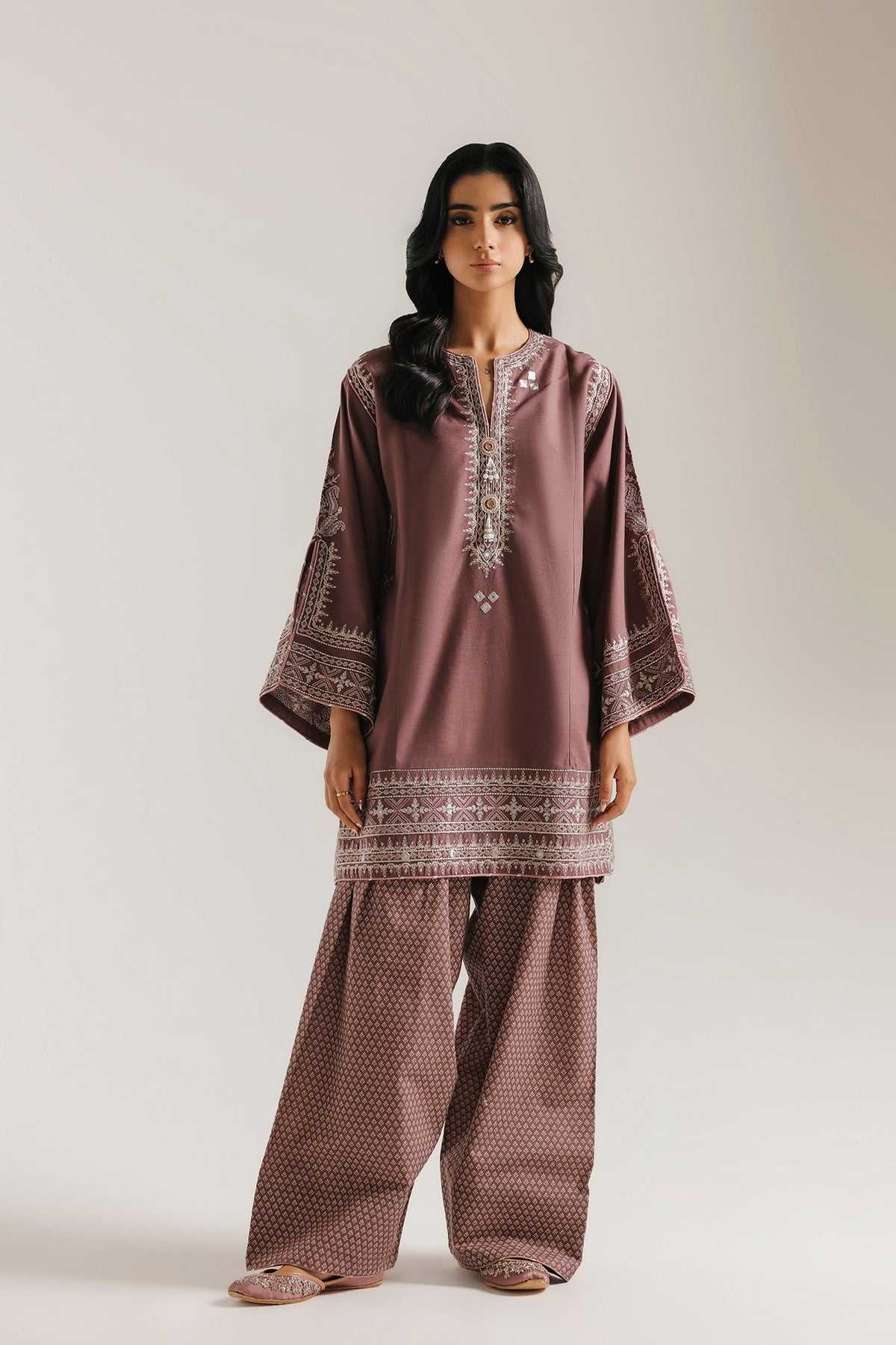 EMBROIDERED SUIT (E4862-103-805)