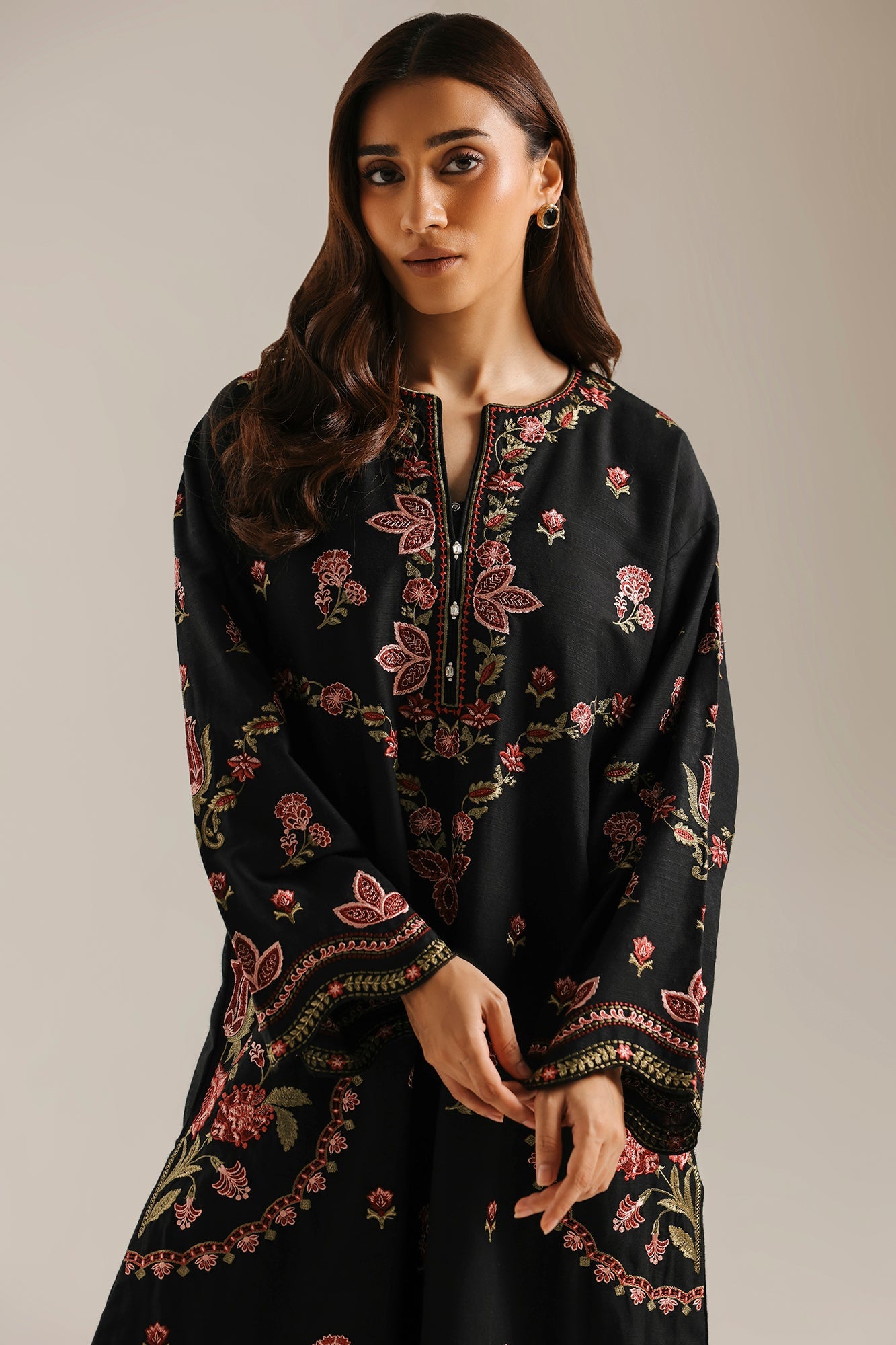 EMBROIDERED SUIT (E4866-103-901)
