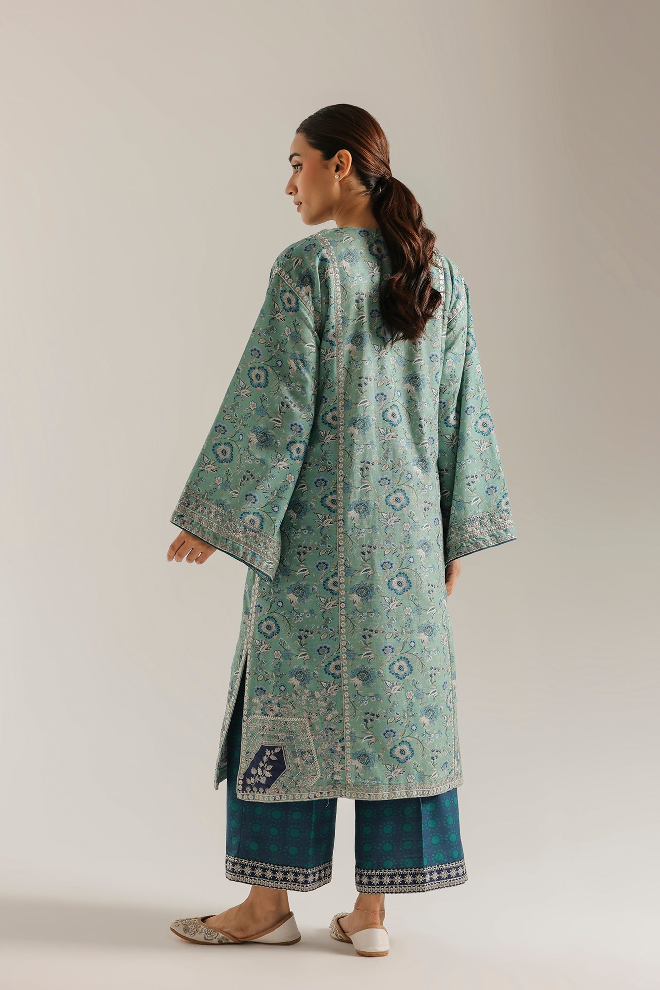 EMBROIDERED SUIT (E4867-103-710)