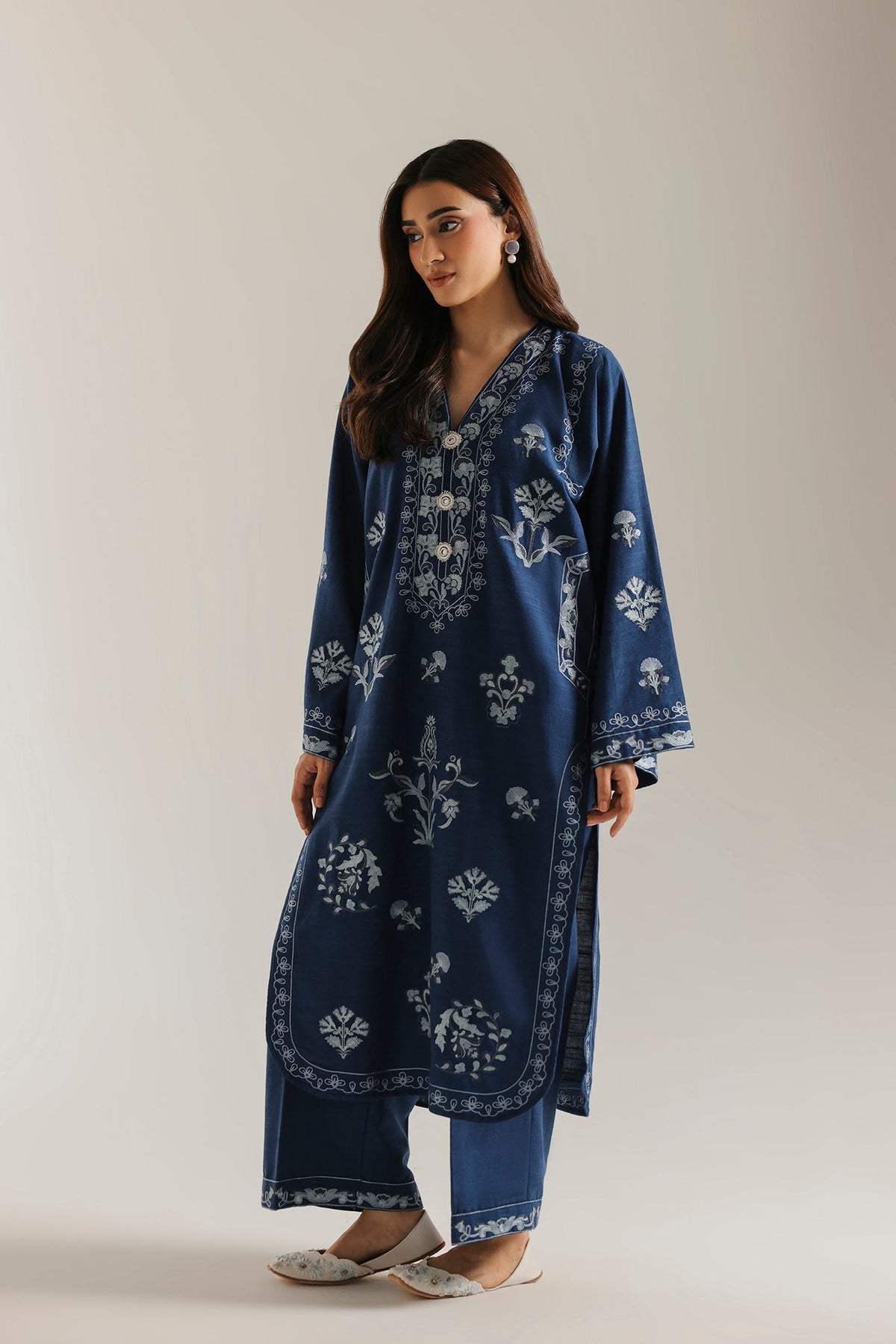EMBROIDERED SUIT (E4869-103-624)