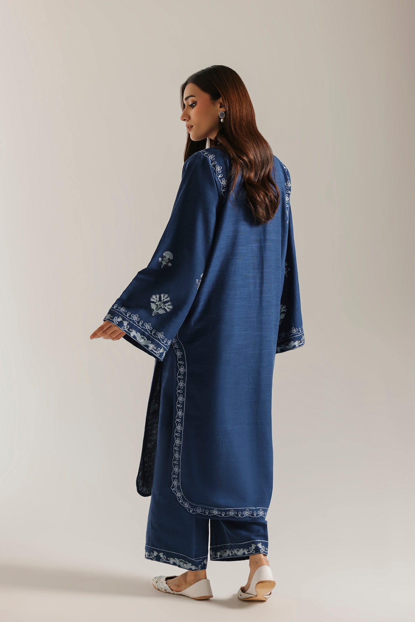 EMBROIDERED SUIT (E4869-103-624)