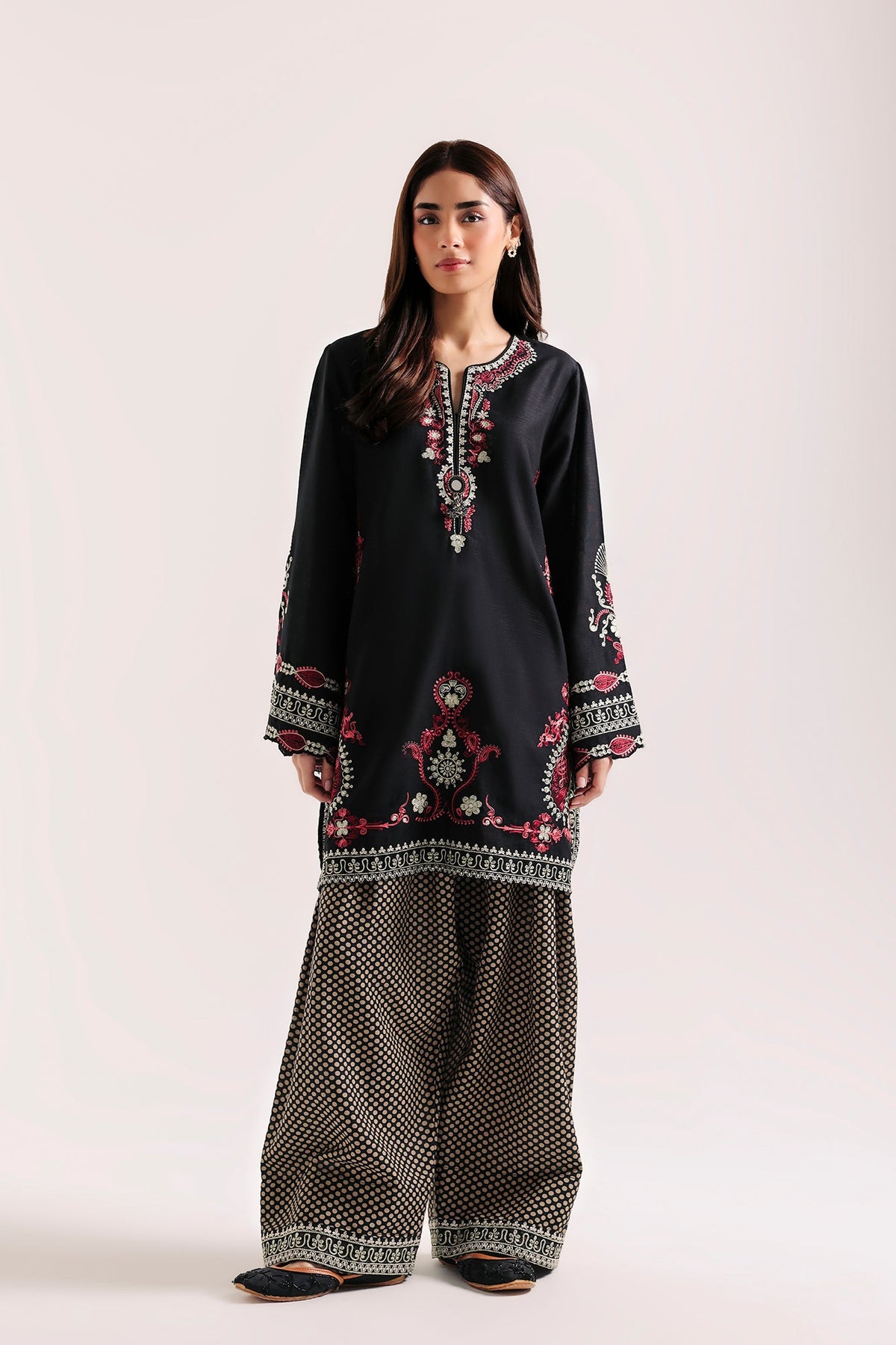 EMBROIDERED SUIT (E4871-103-901)