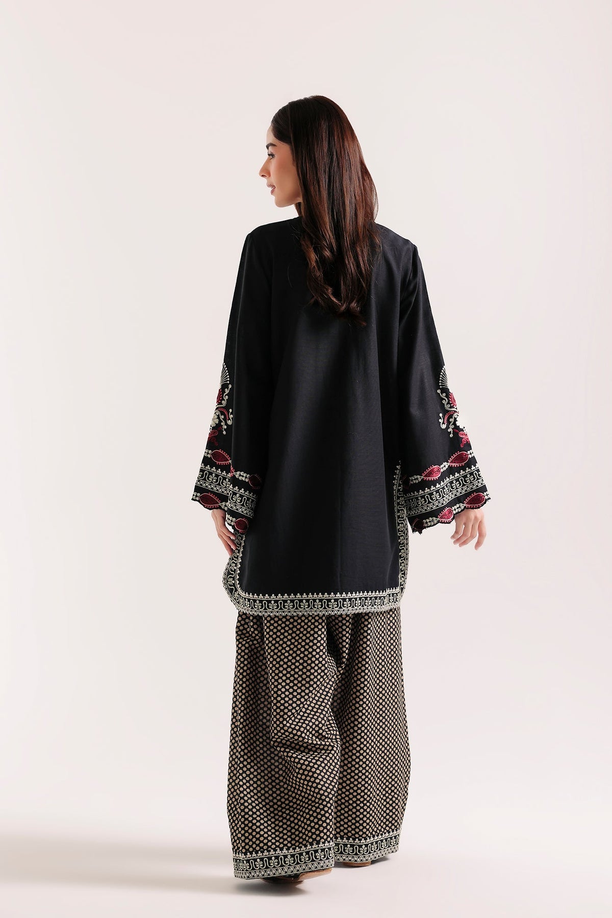 EMBROIDERED SUIT (E4871-103-901)