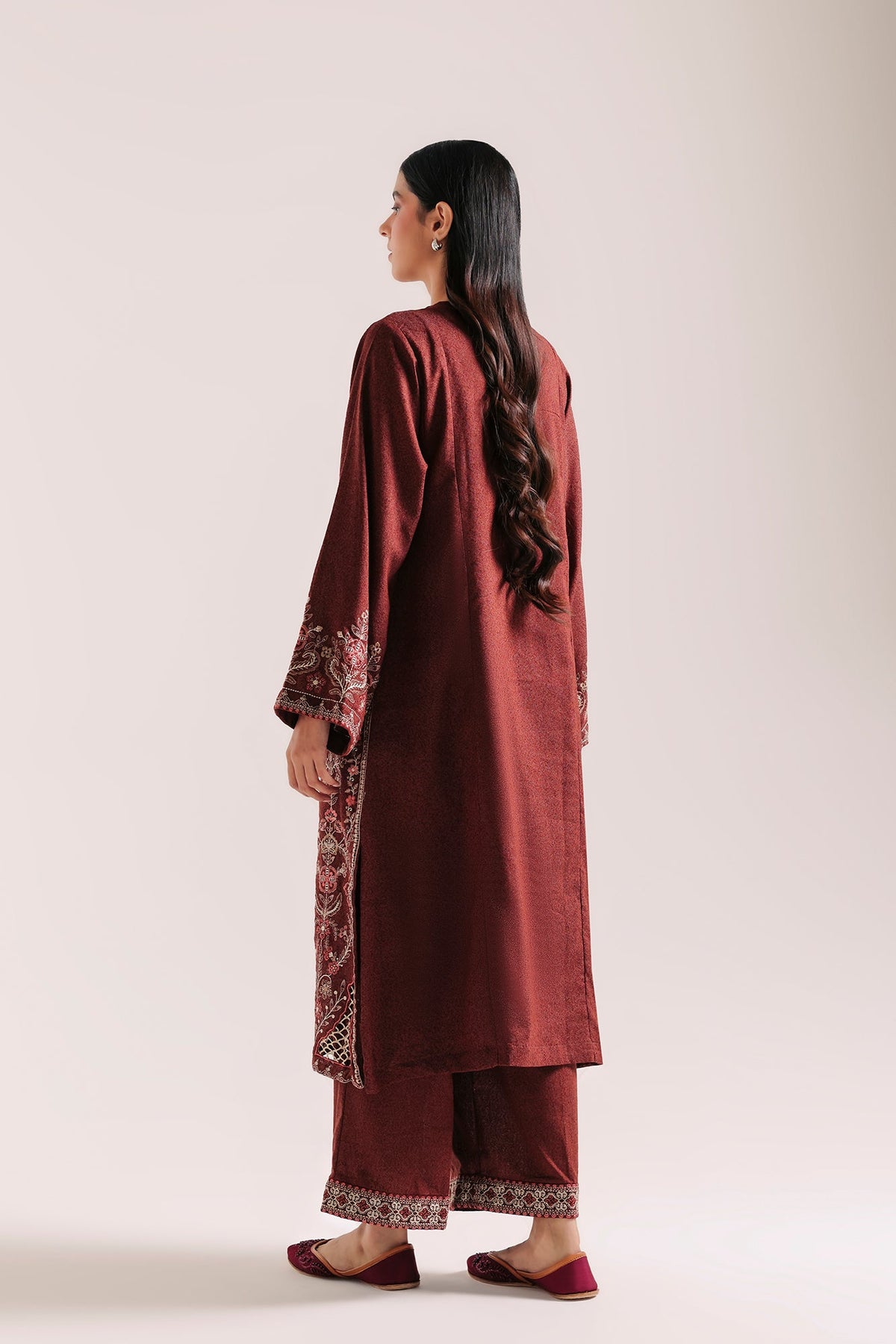 EMBROIDERED SUIT (E4883-103-317)