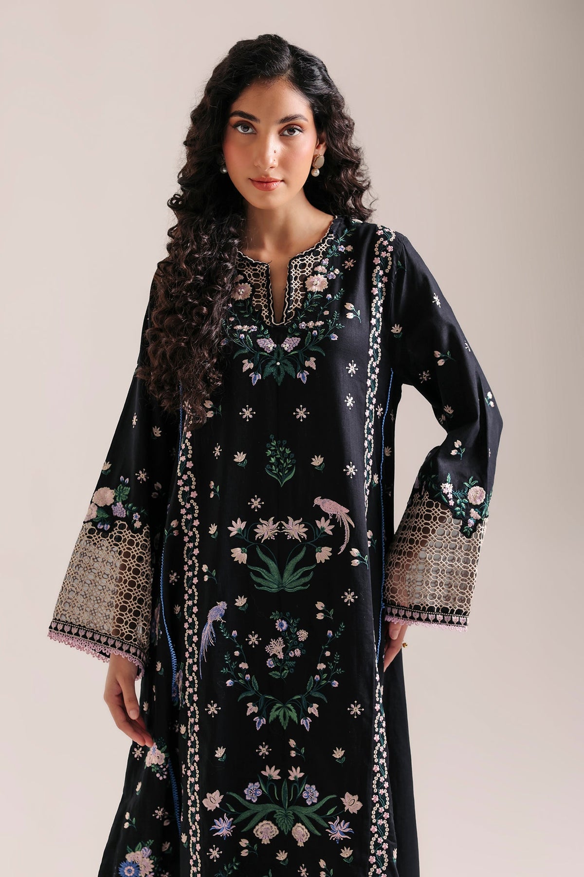 EMBROIDERED SUIT (E4885-103-901)