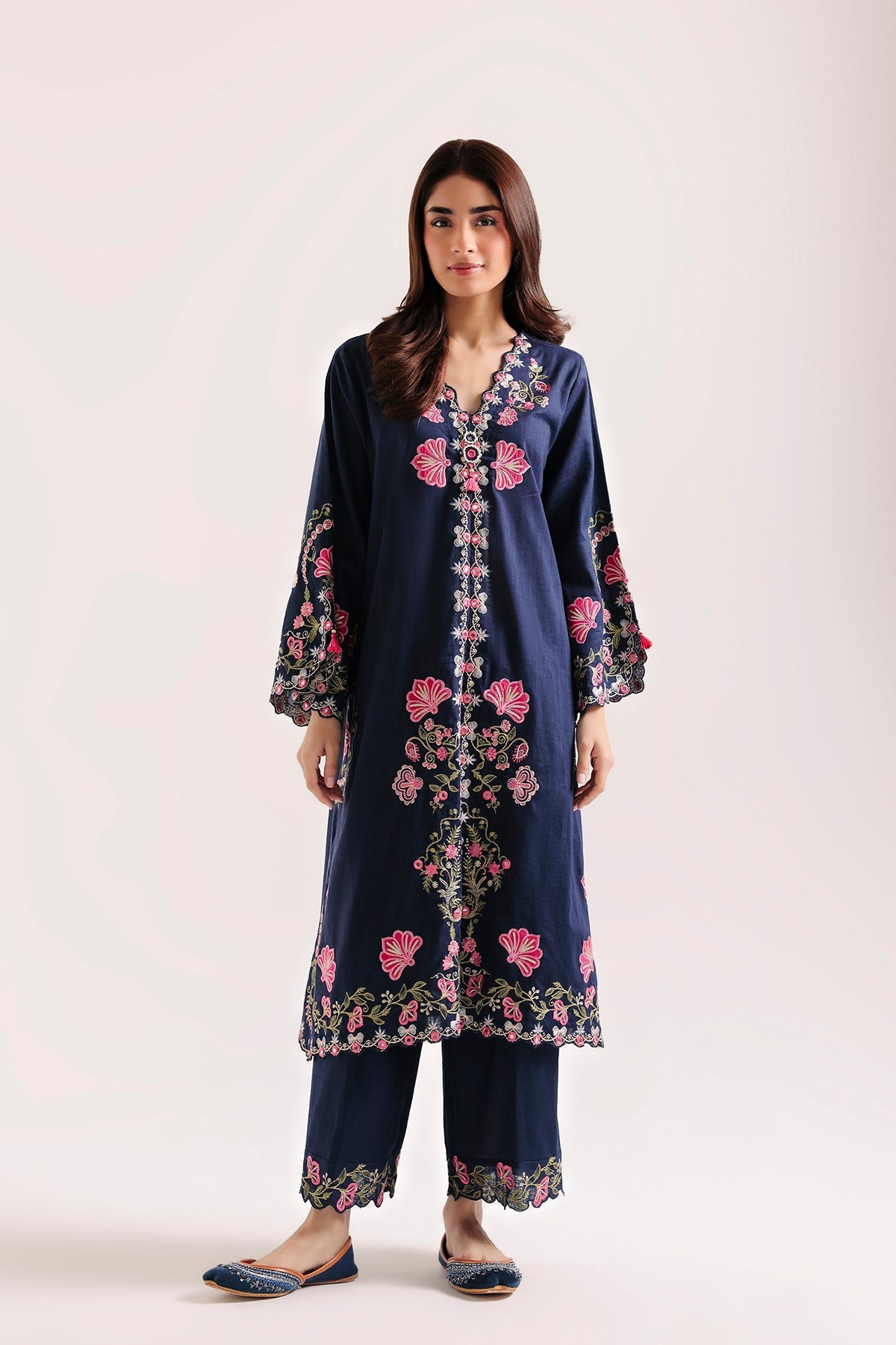 EMBROIDERED SUIT (E4889-103-618)