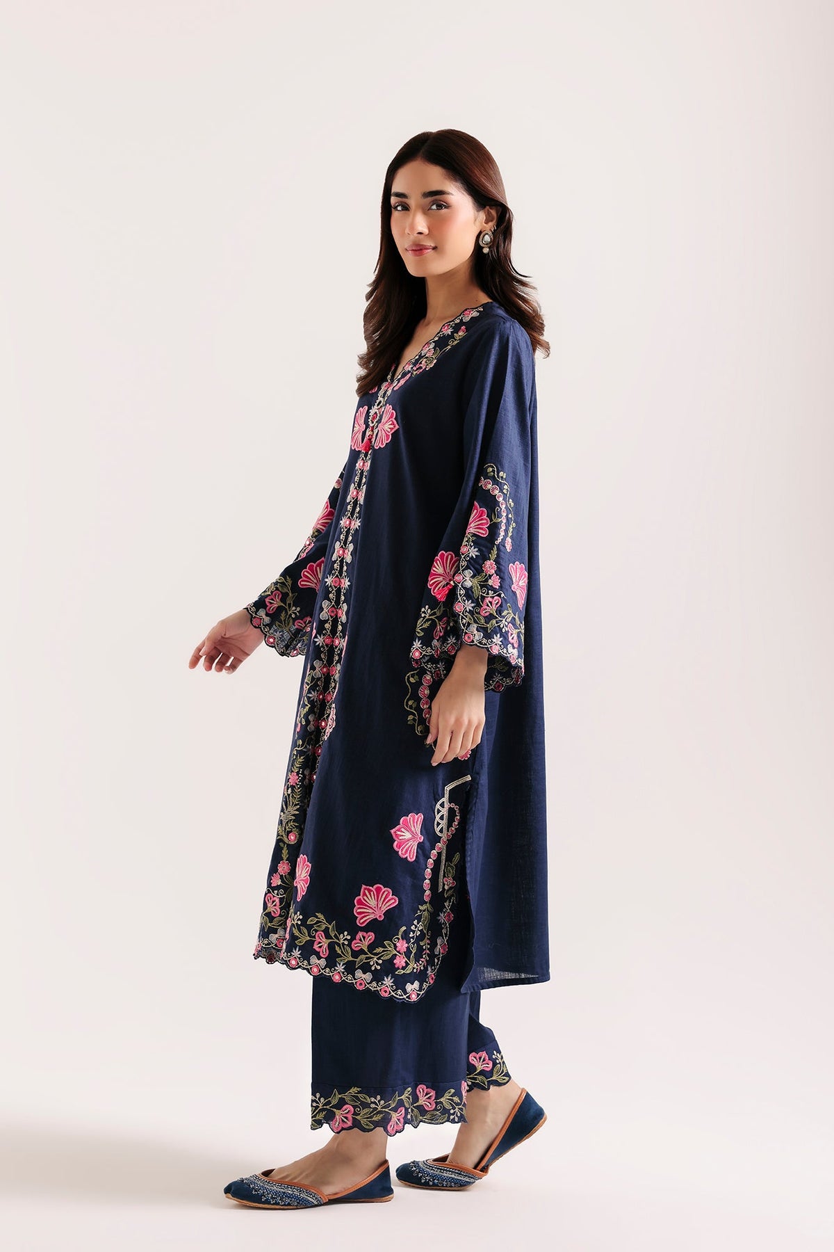 EMBROIDERED SUIT (E4889-103-618)