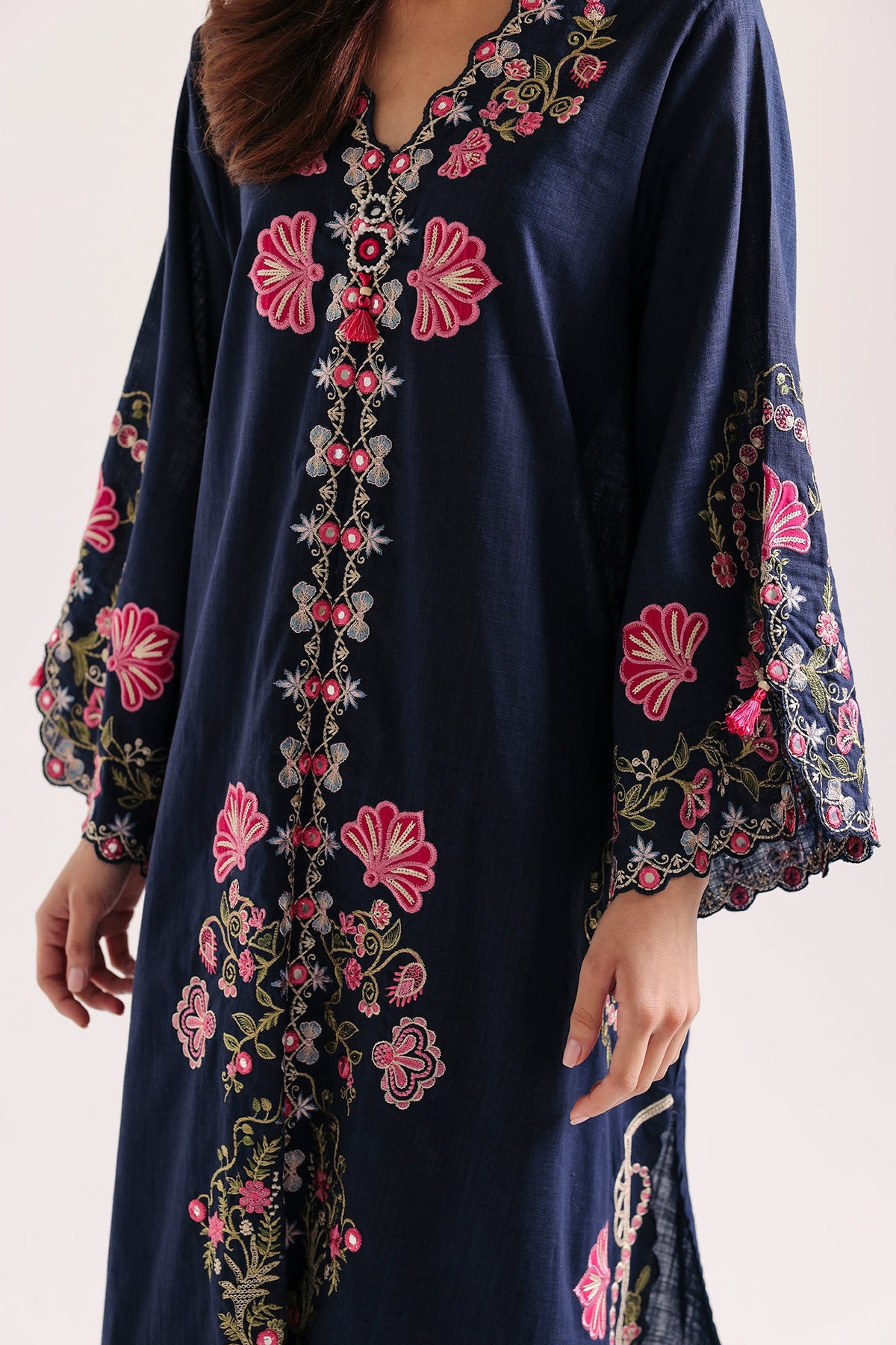 EMBROIDERED SUIT (E4889-103-618)