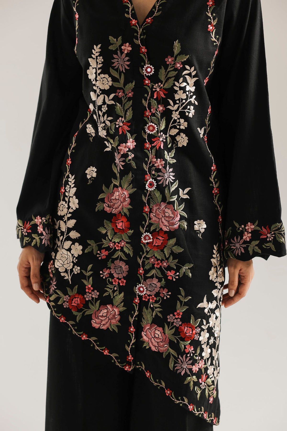 EMBROIDERED SUIT (E4893-103-902)
