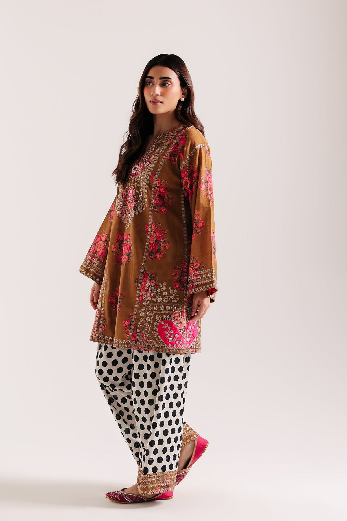 EMBROIDERED SUIT (E4894-103-121)