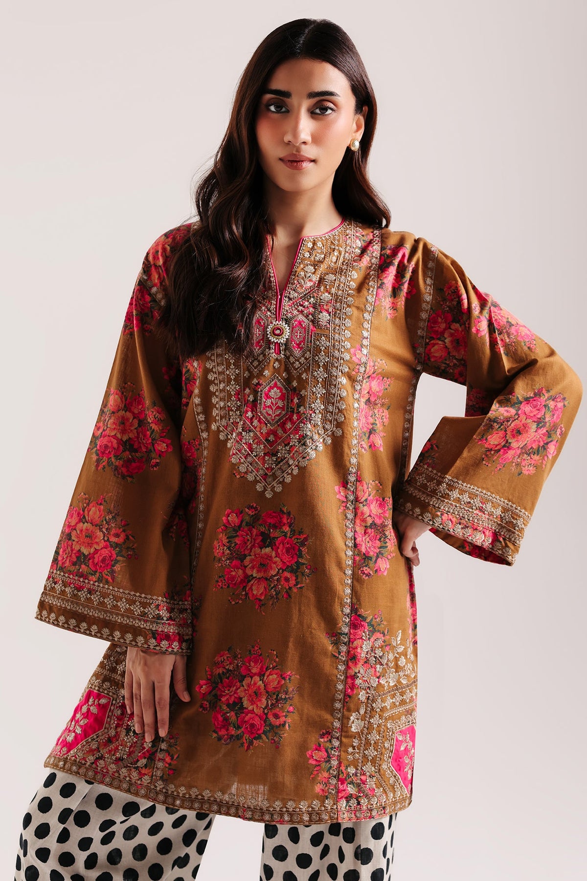 EMBROIDERED SUIT (E4894-103-121)