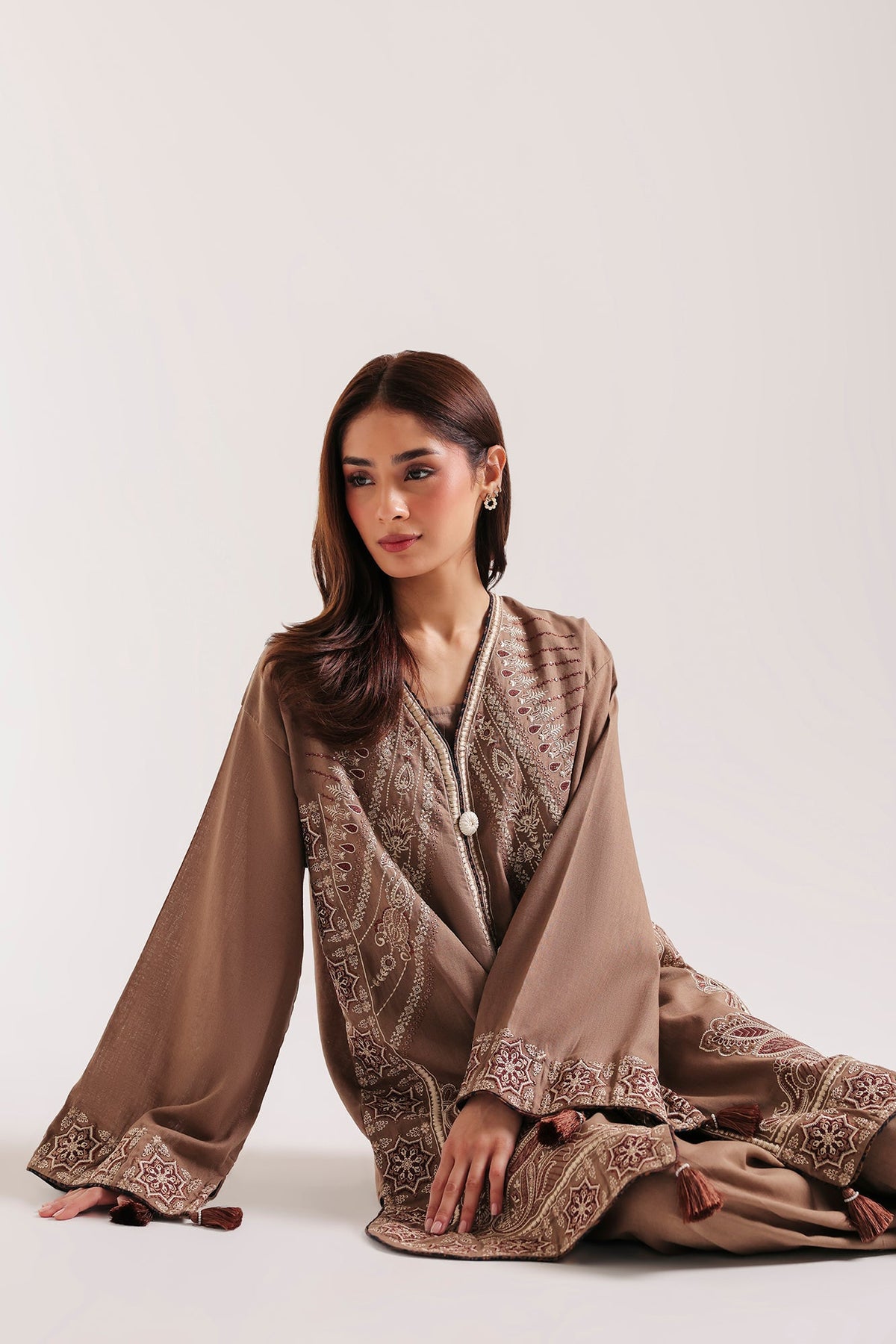 EMBROIDERED SUIT (E4902-103-806)