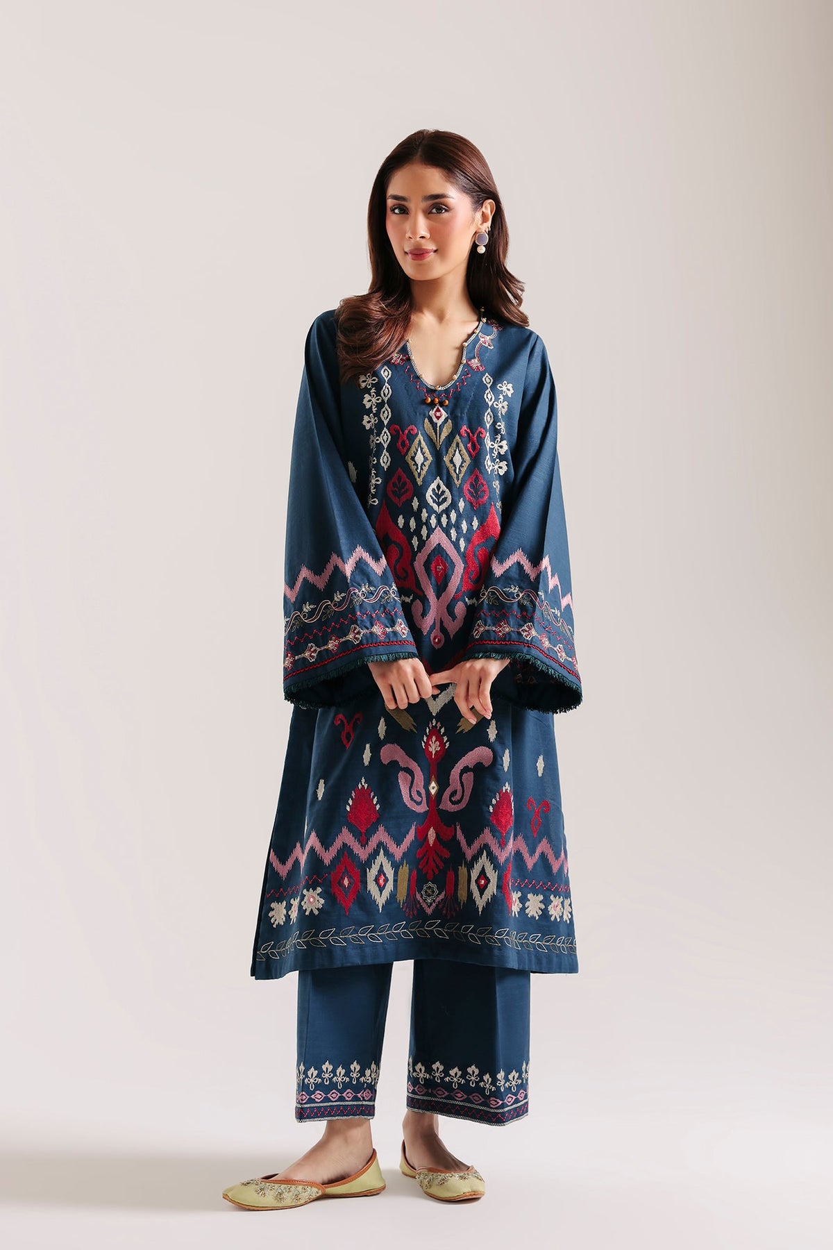 EMBROIDERED SUIT (E4915-103-602)