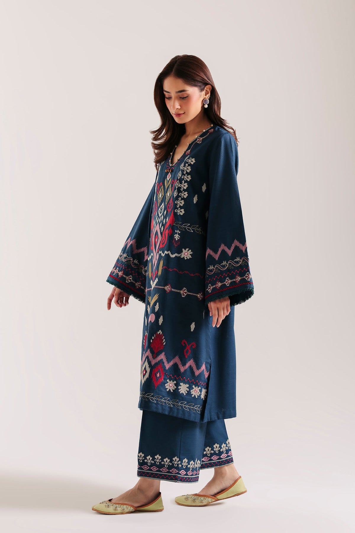 EMBROIDERED SUIT (E4915-103-602)