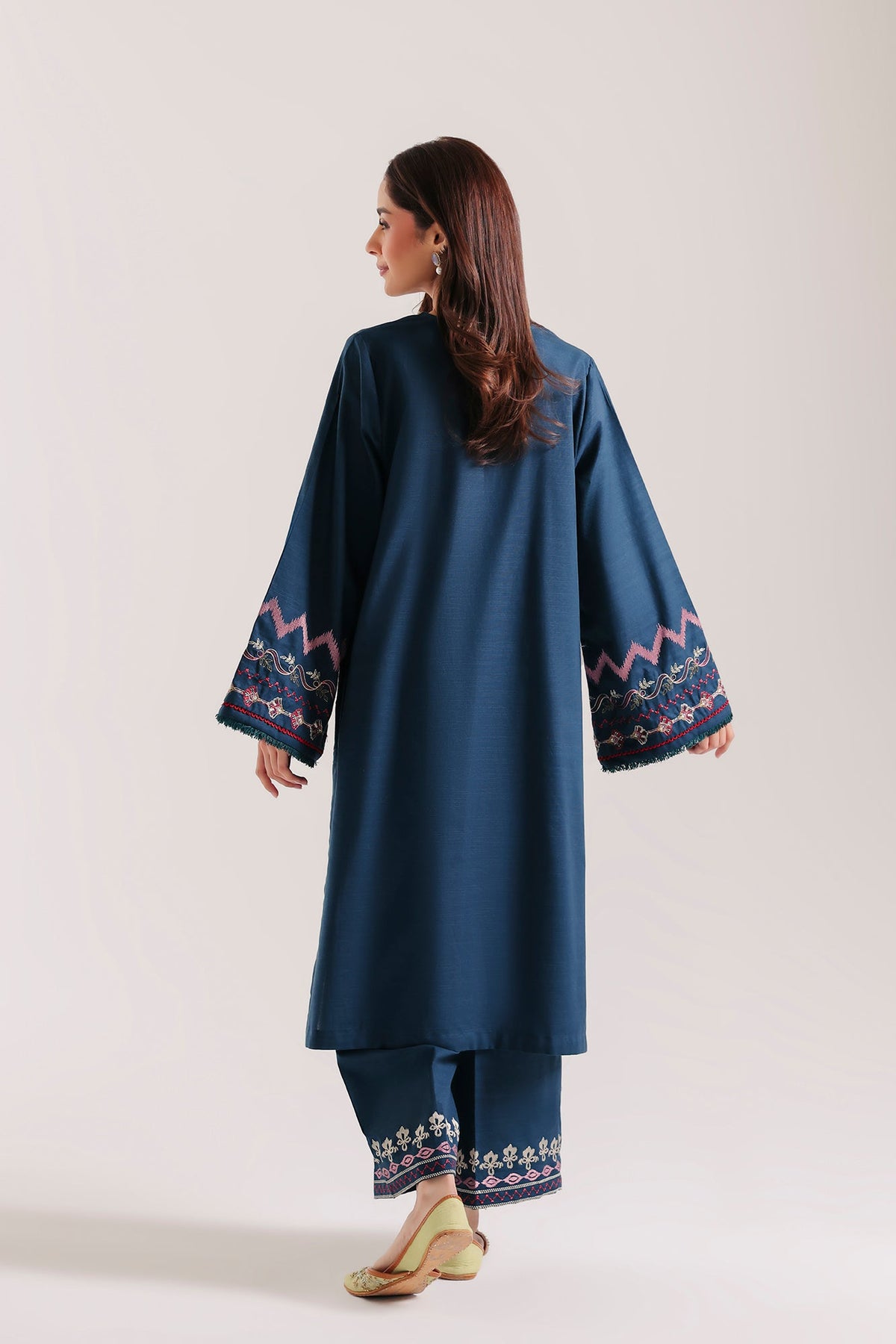 EMBROIDERED SUIT (E4915-103-602)