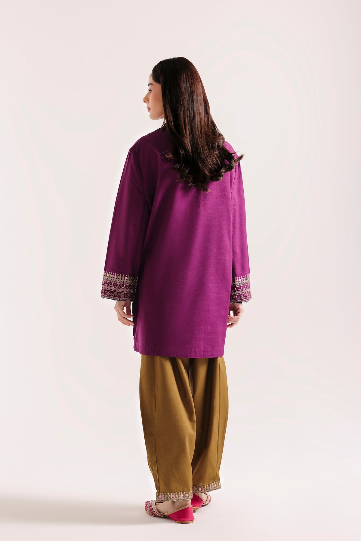EMBROIDERED SUIT (E4922-103-403)
