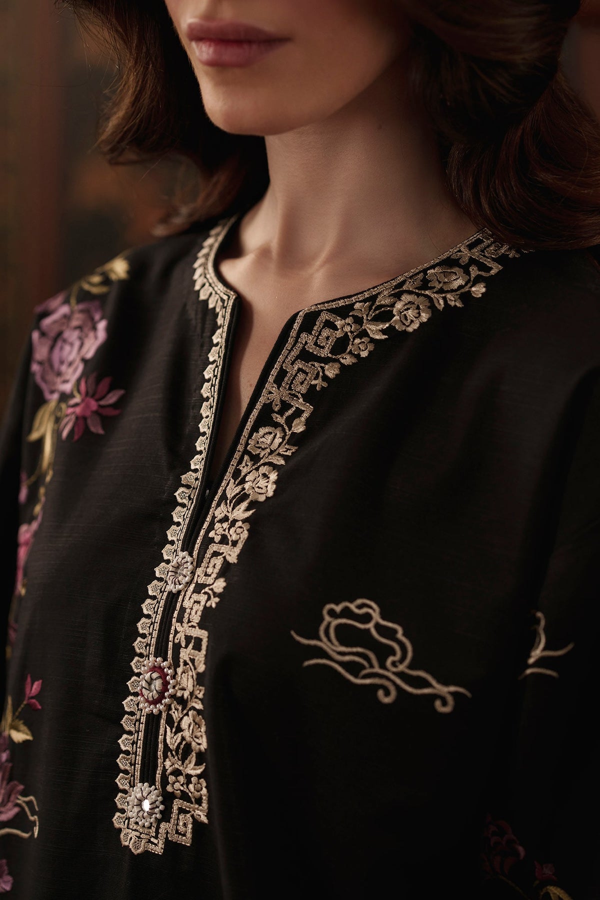 EMBROIDERED SUIT (E4932-103-901)