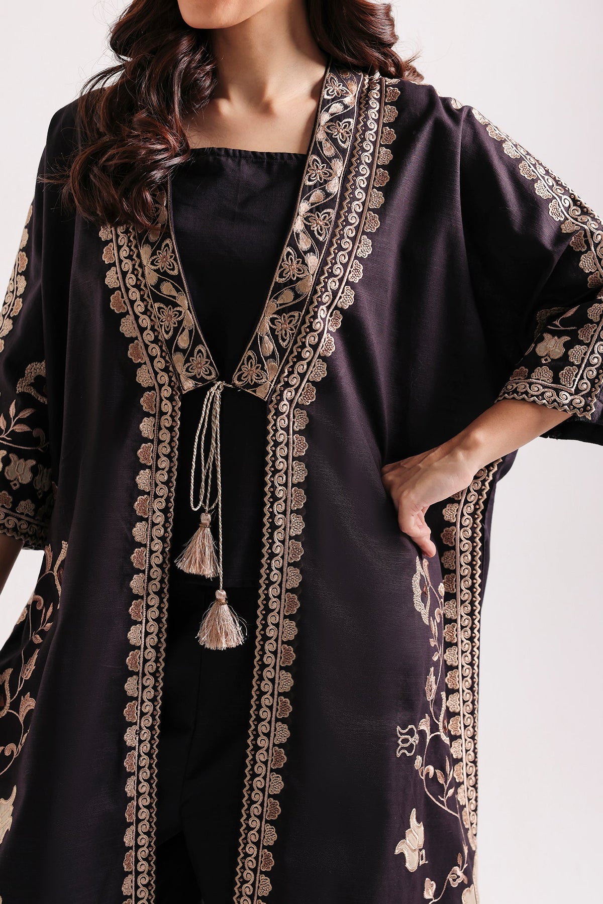 EMBROIDERED SUIT (E4941-103-802)