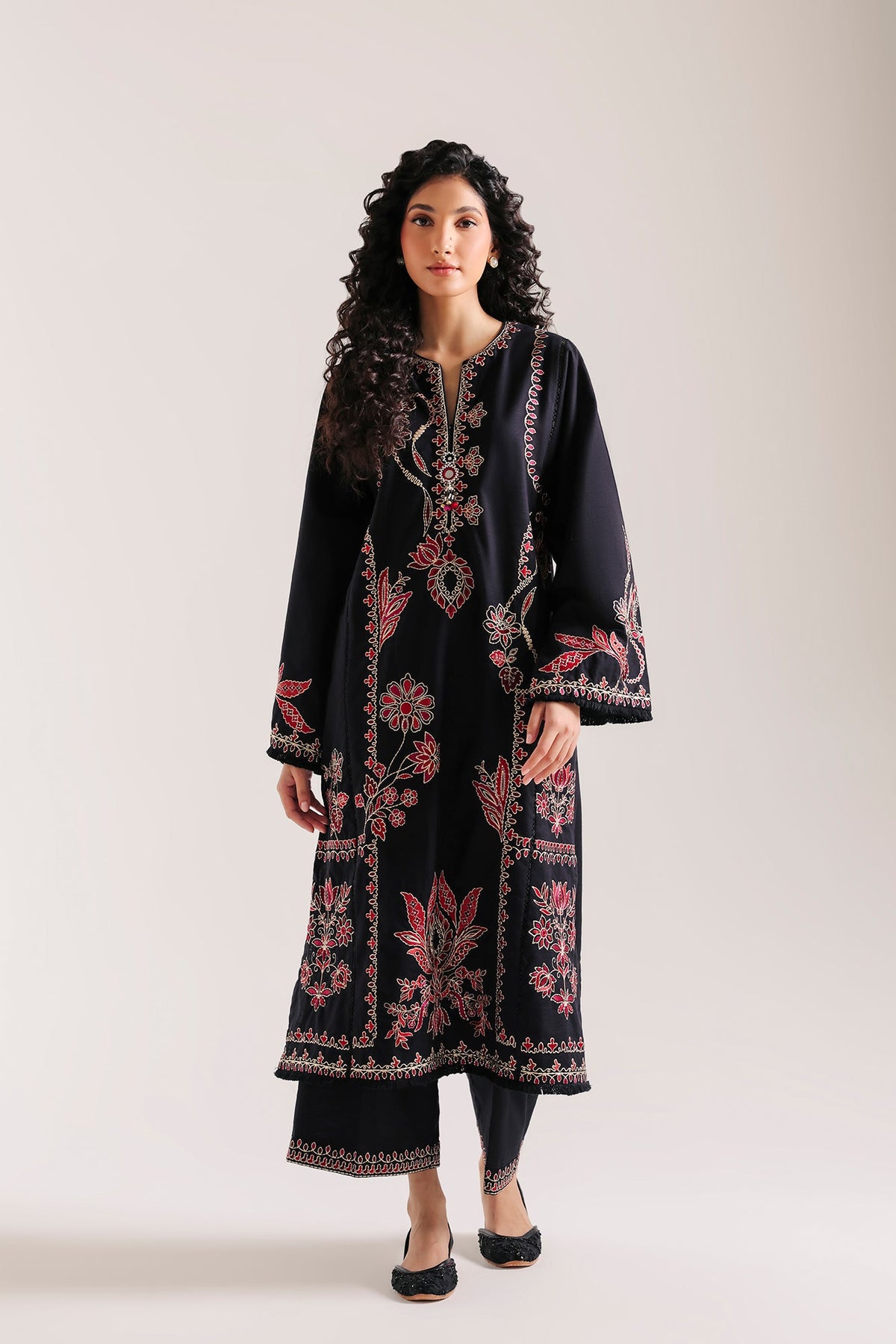 EMBROIDERED SUIT (E4945-103-901)