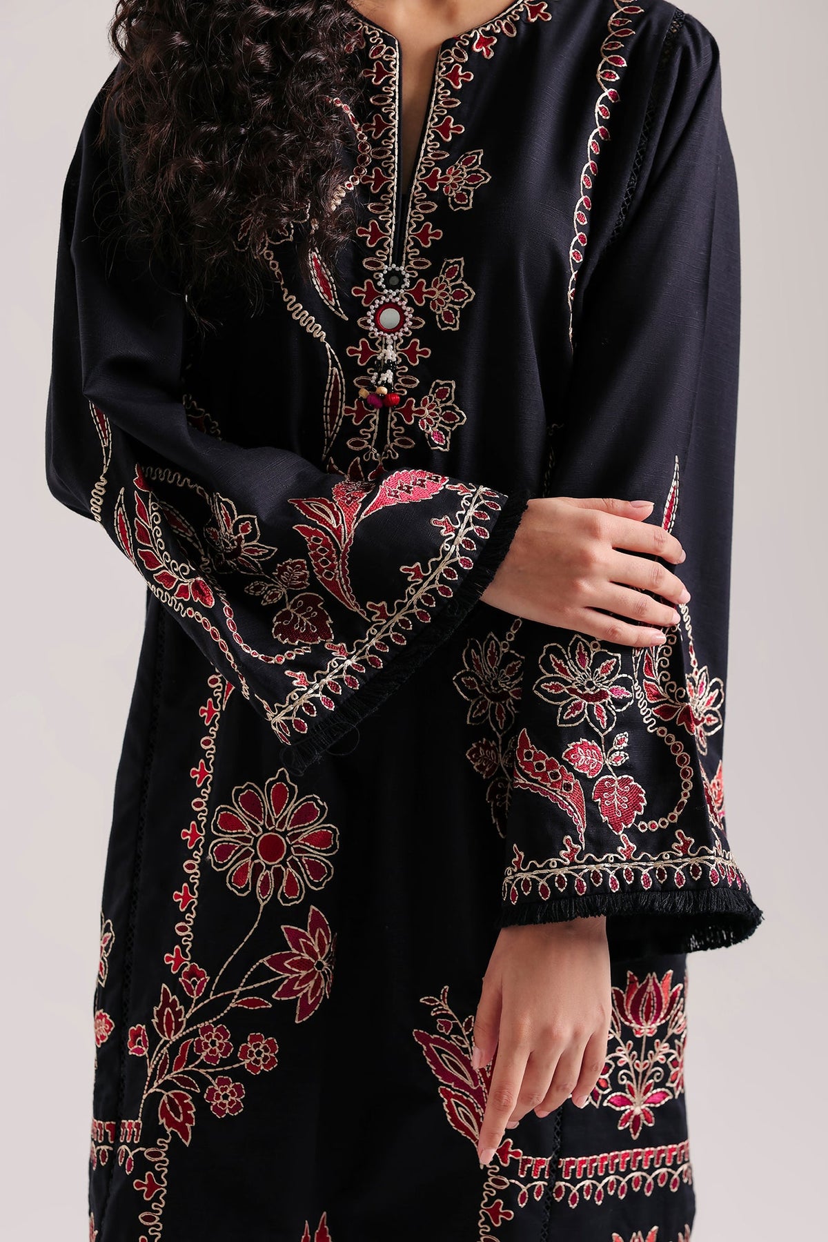 EMBROIDERED SUIT (E4945-103-901)