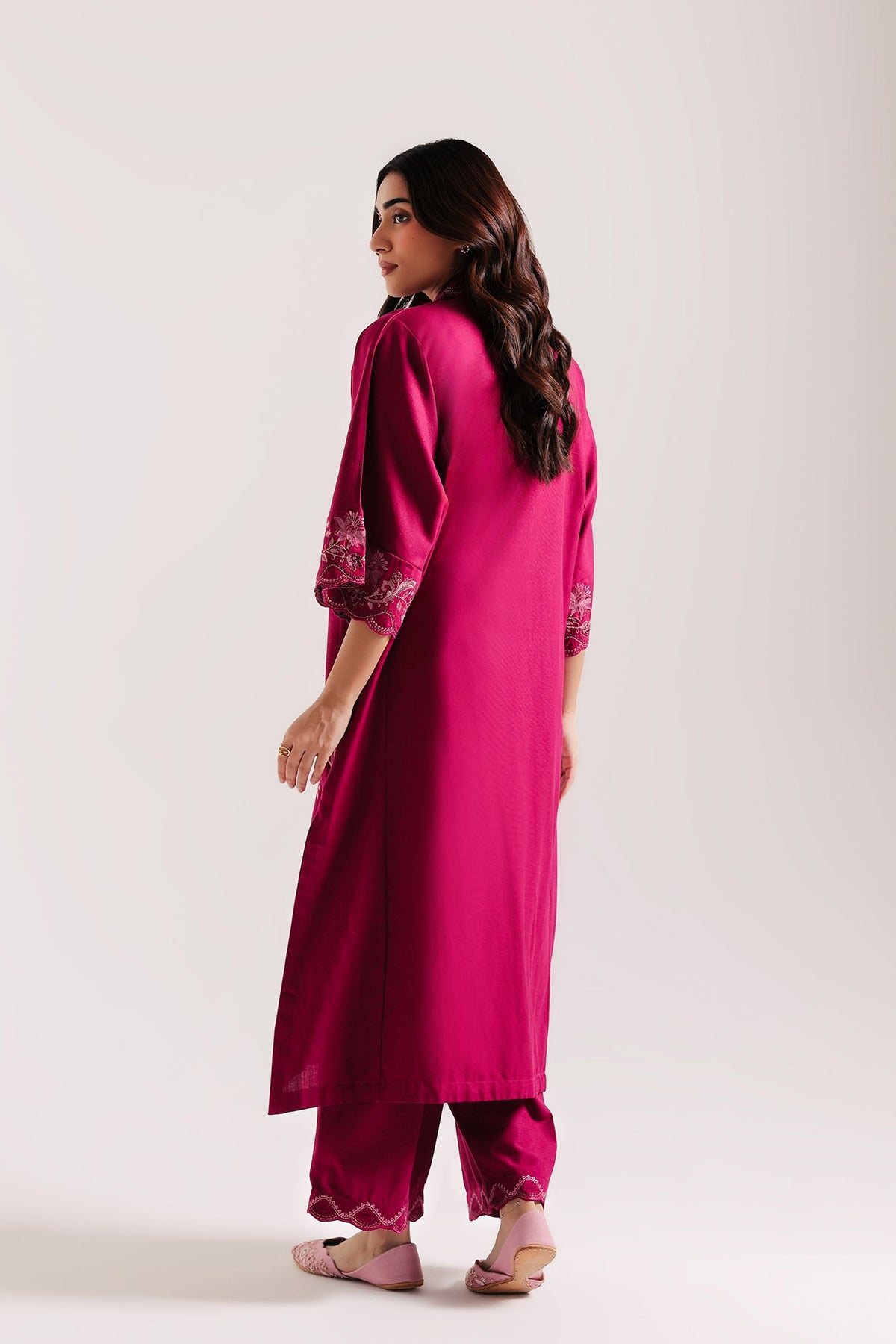 EMBROIDERED SUIT (E4946-103-519)