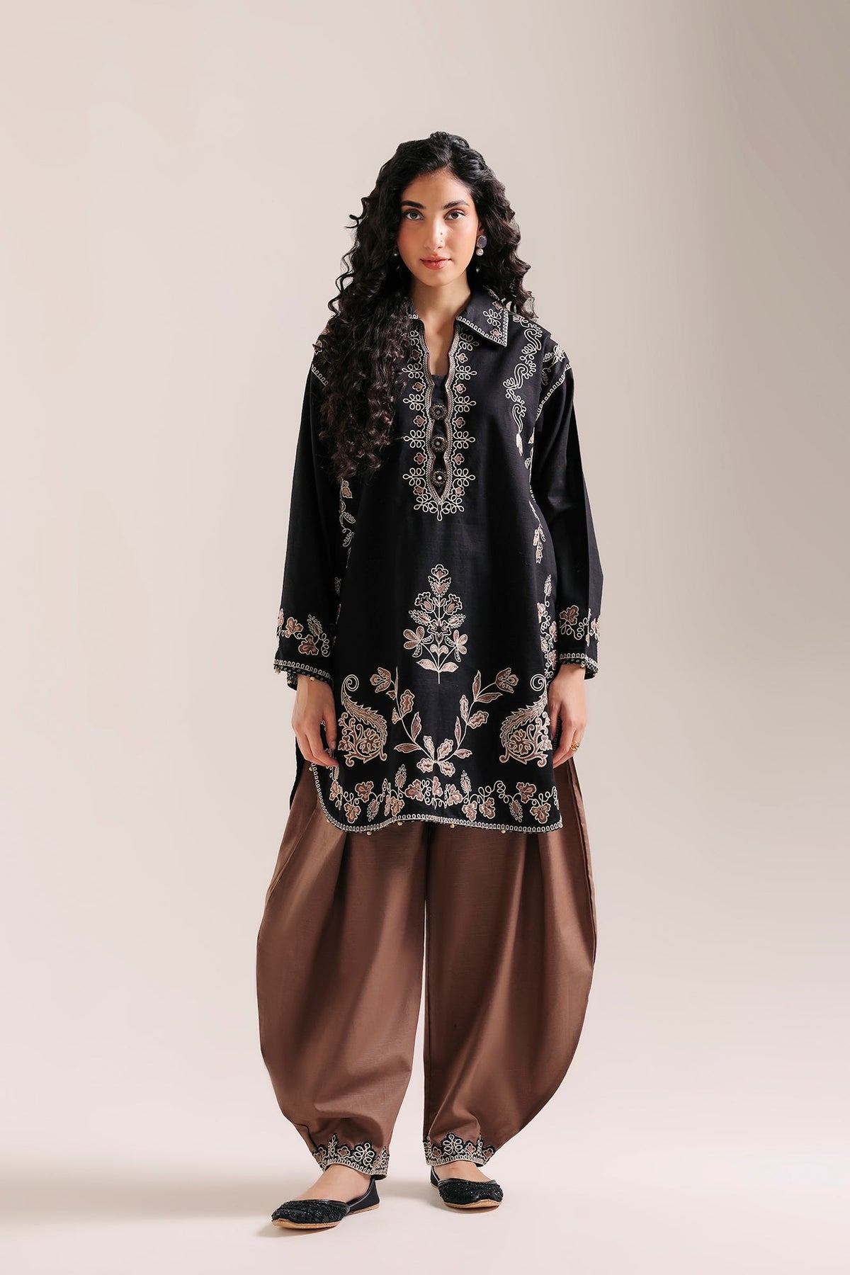EMBROIDERED SUIT (E4947-103-901)