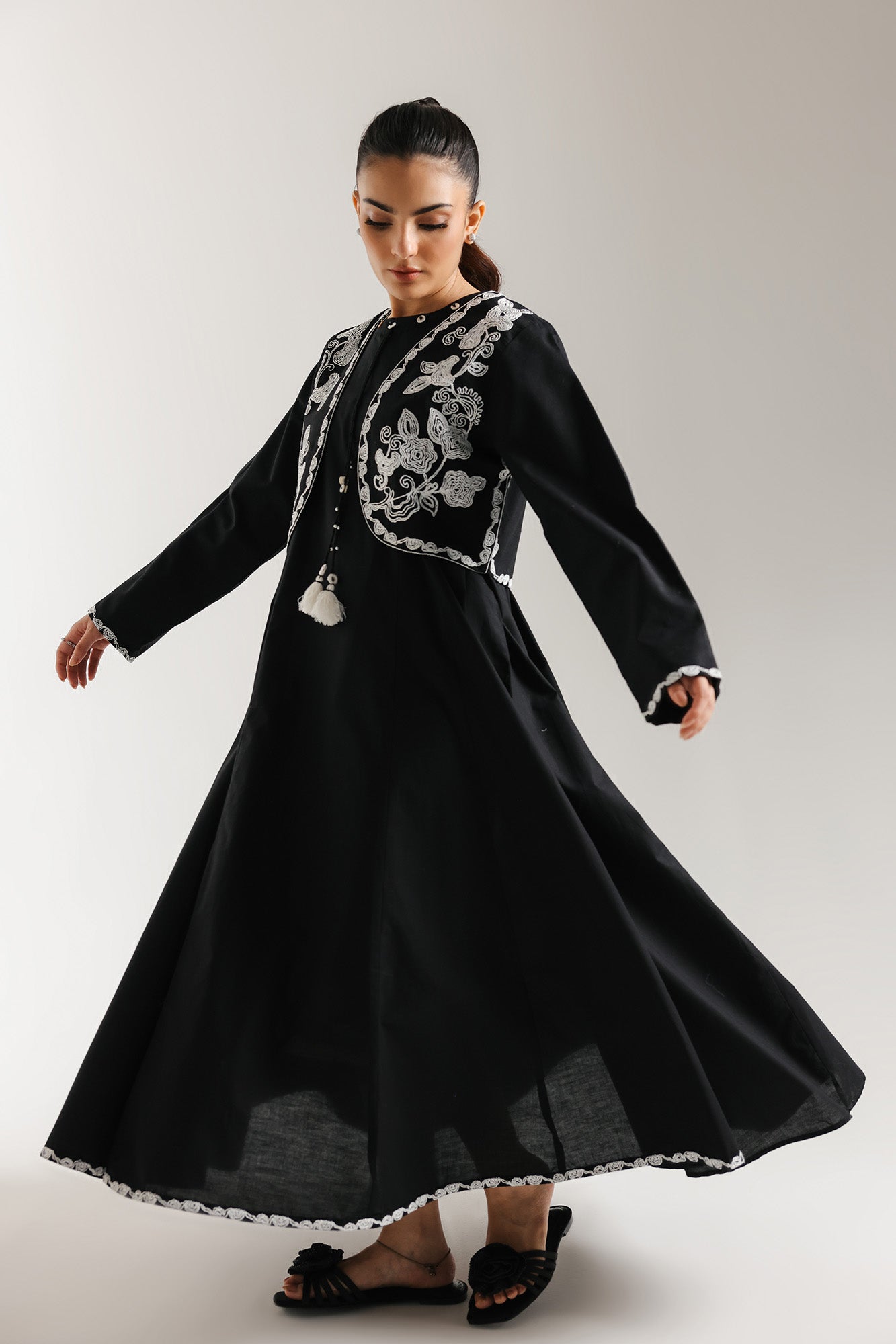 EMBROIDERED DRESS (E6944/102/901)