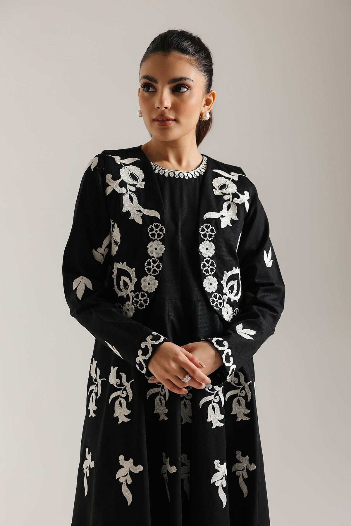 EMBROIDERED DRESS (E6960/102/902)