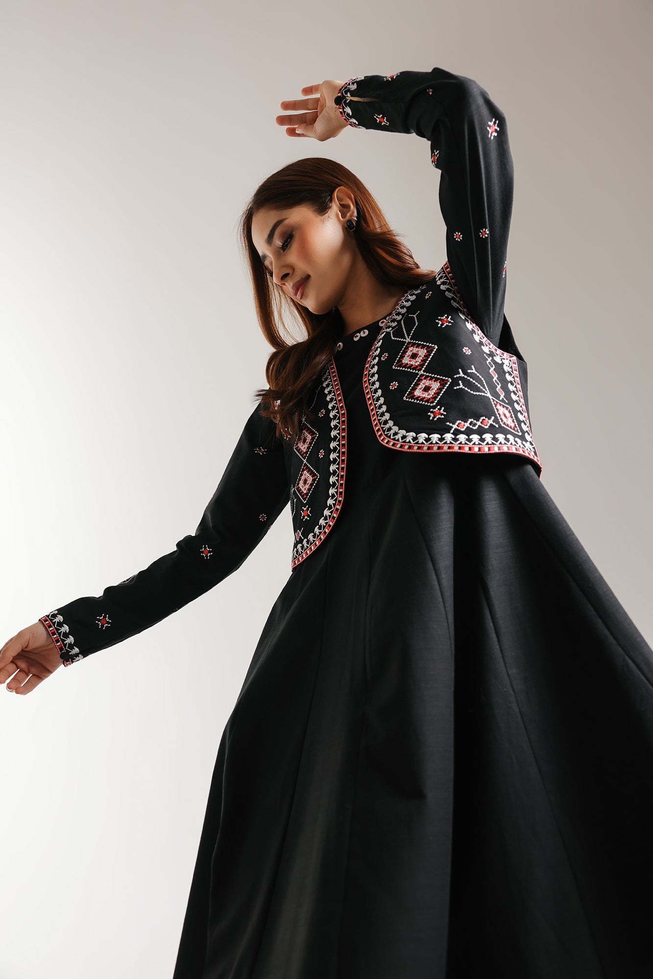 EMBROIDERED DRESS (E6961/102/902)