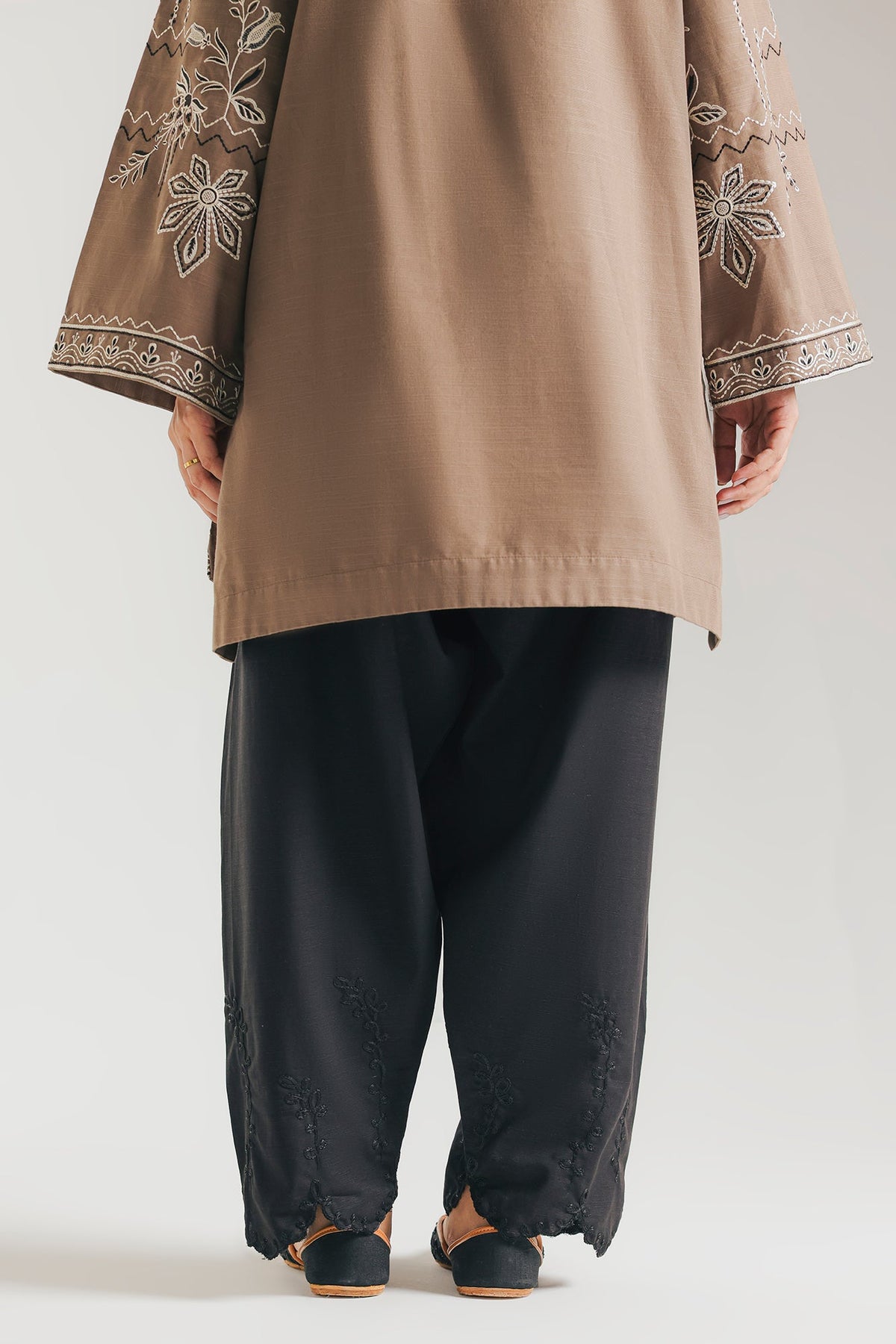 SHALWAR (E7057/102/902)