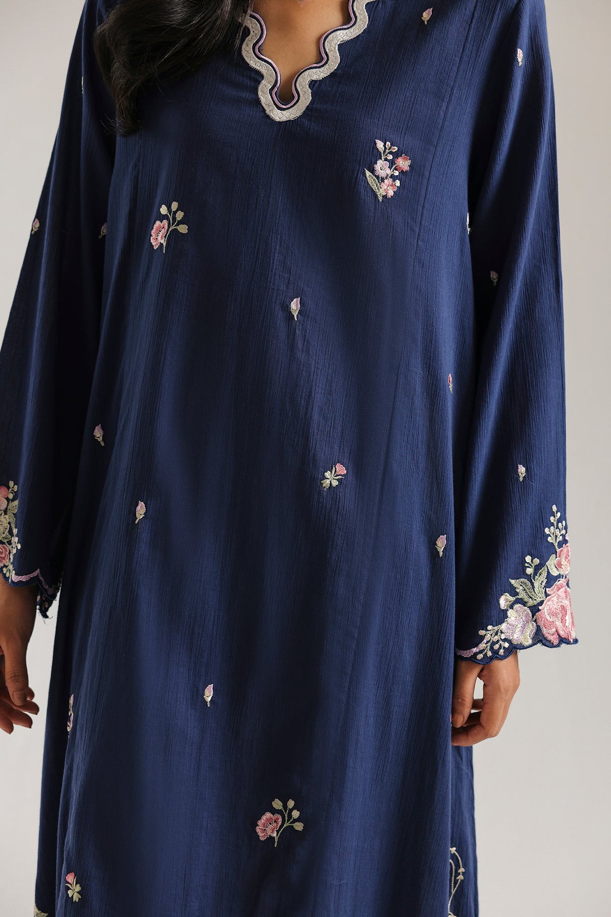 EMBROIDERED DRESS (E7539/102/619)