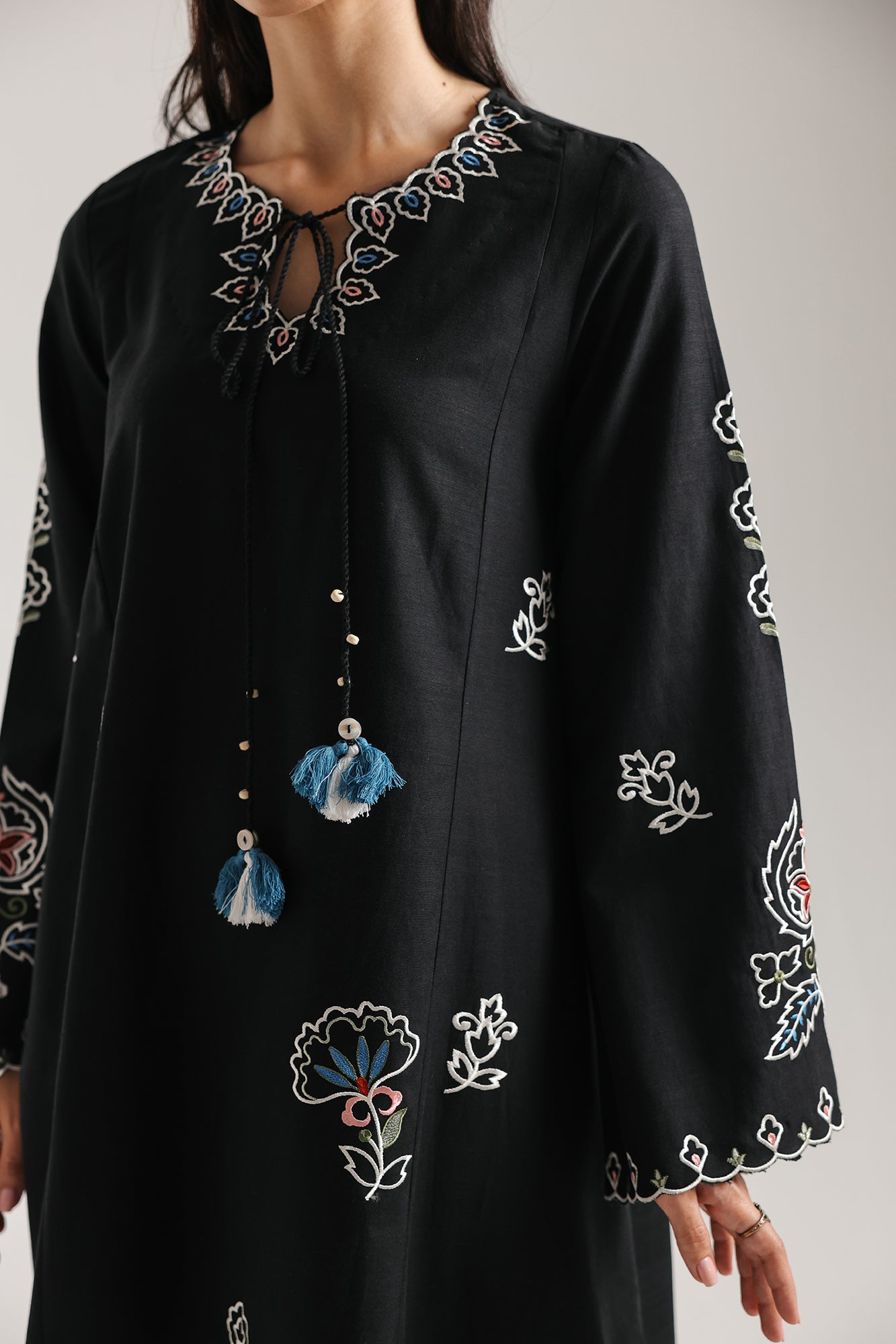 EMBROIDERED DRESS (E7542/102/902)