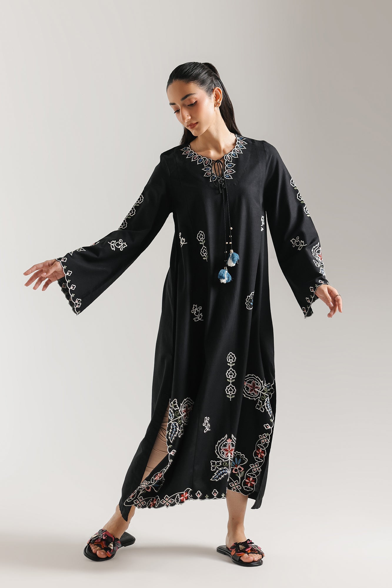 EMBROIDERED DRESS (E7542/102/902)