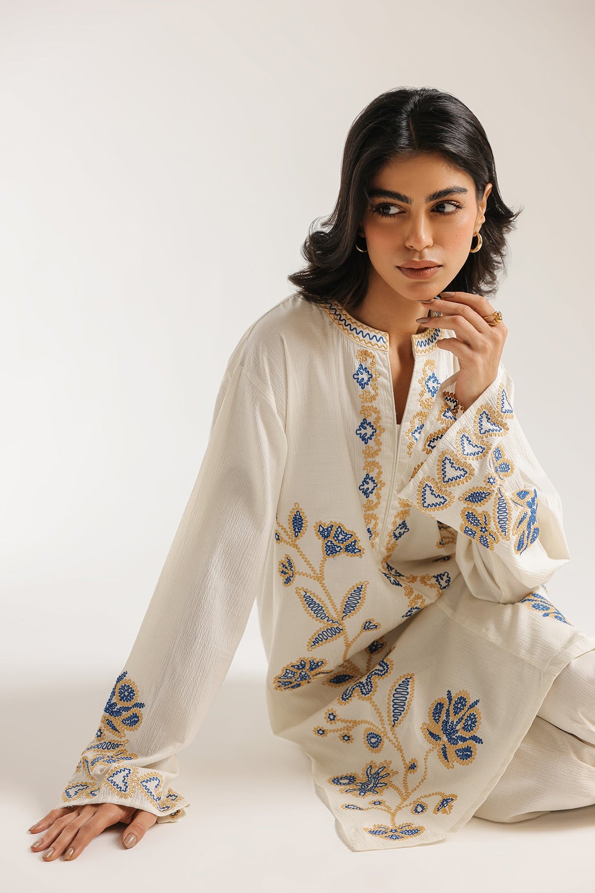 EMBROIDERED SUIT (E7554/102/004)