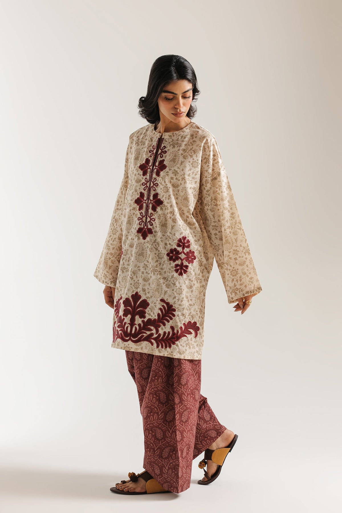EMBROIDERED SUIT (E7555/102/004)