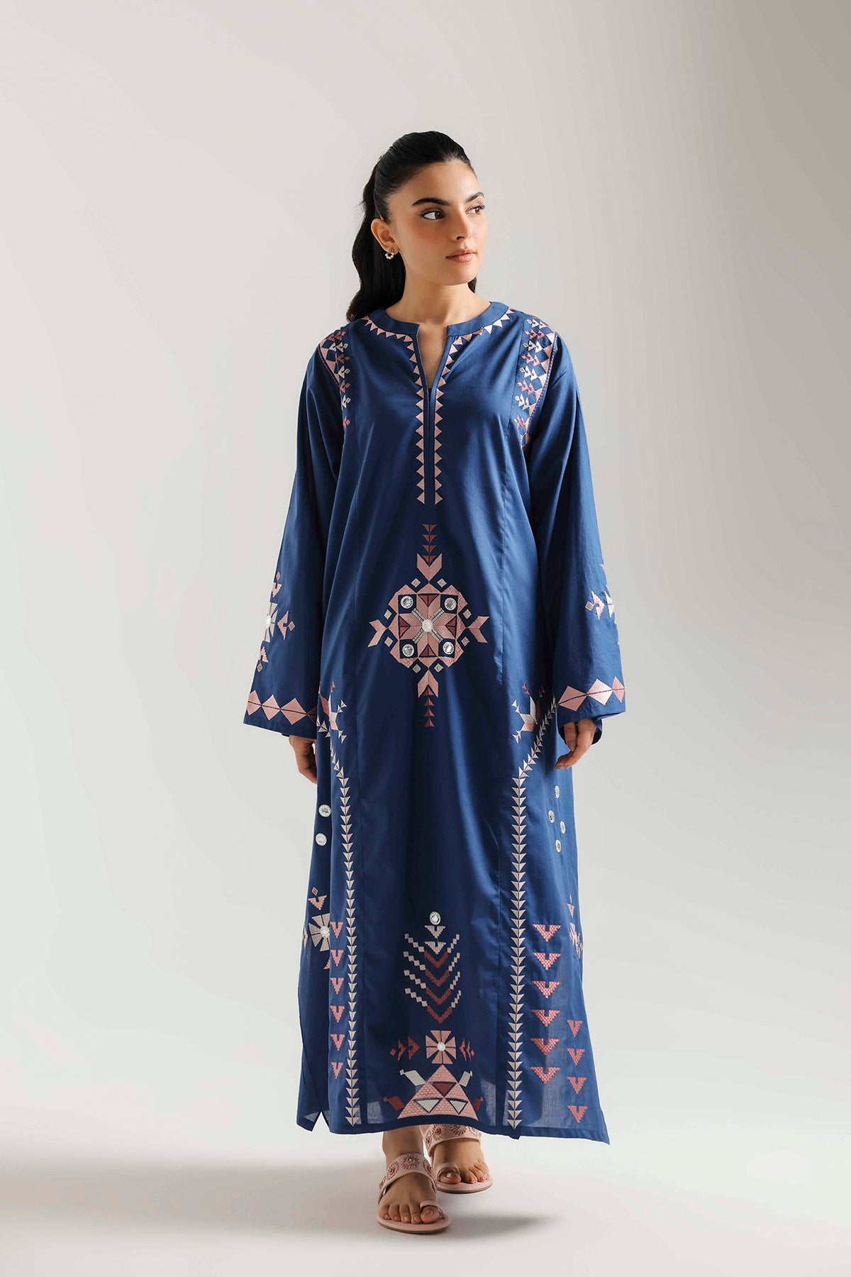 EMBROIDERED SHIRT (E7566/102/622)