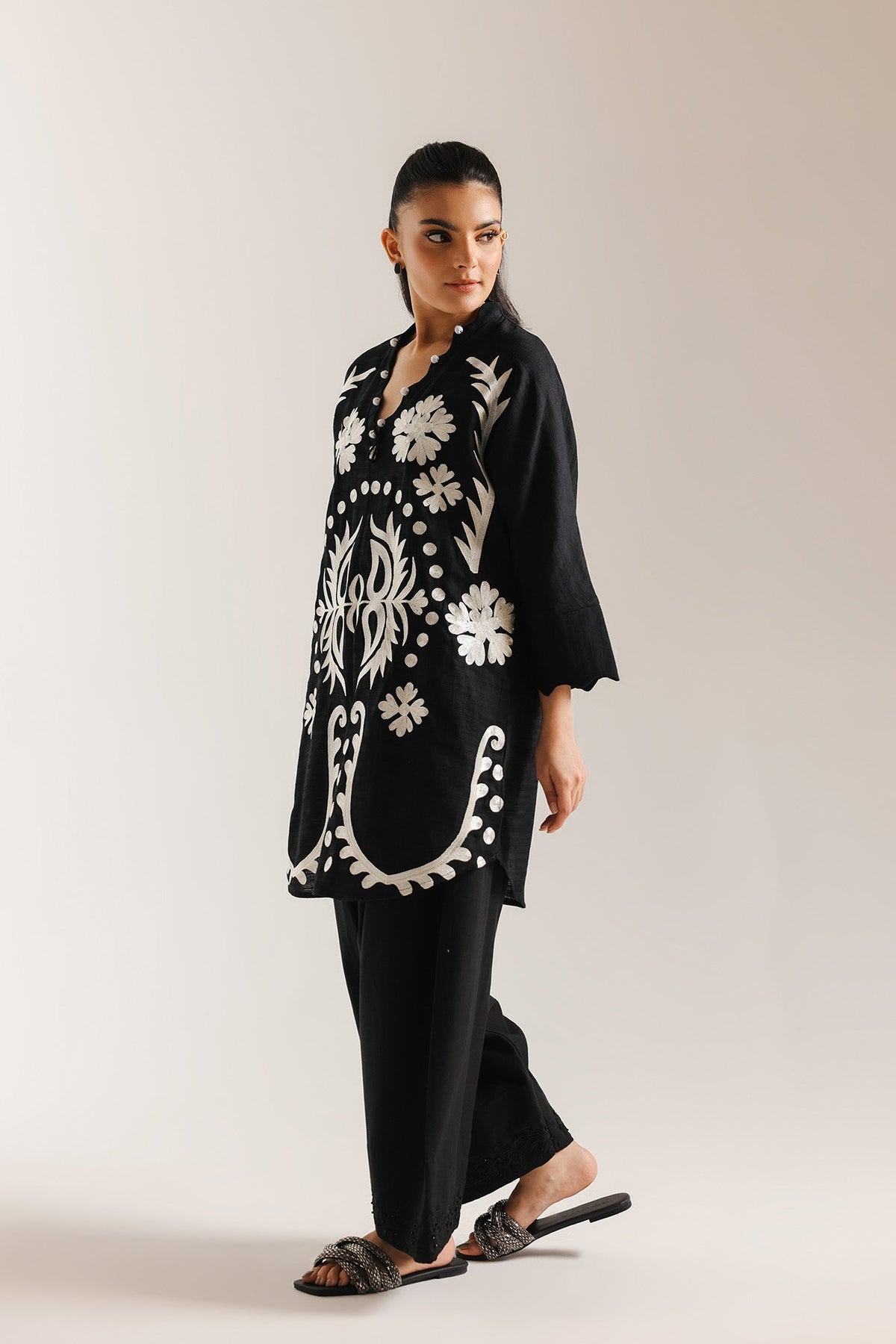 EMBROIDERED SHIRT (E7572/102/901)