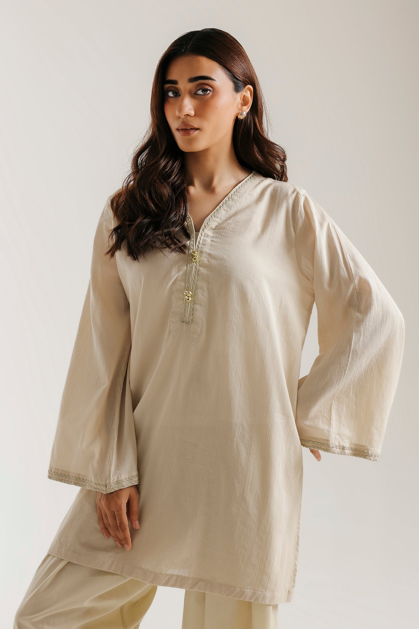 EMBROIDERED SUIT (E7597/102/817)